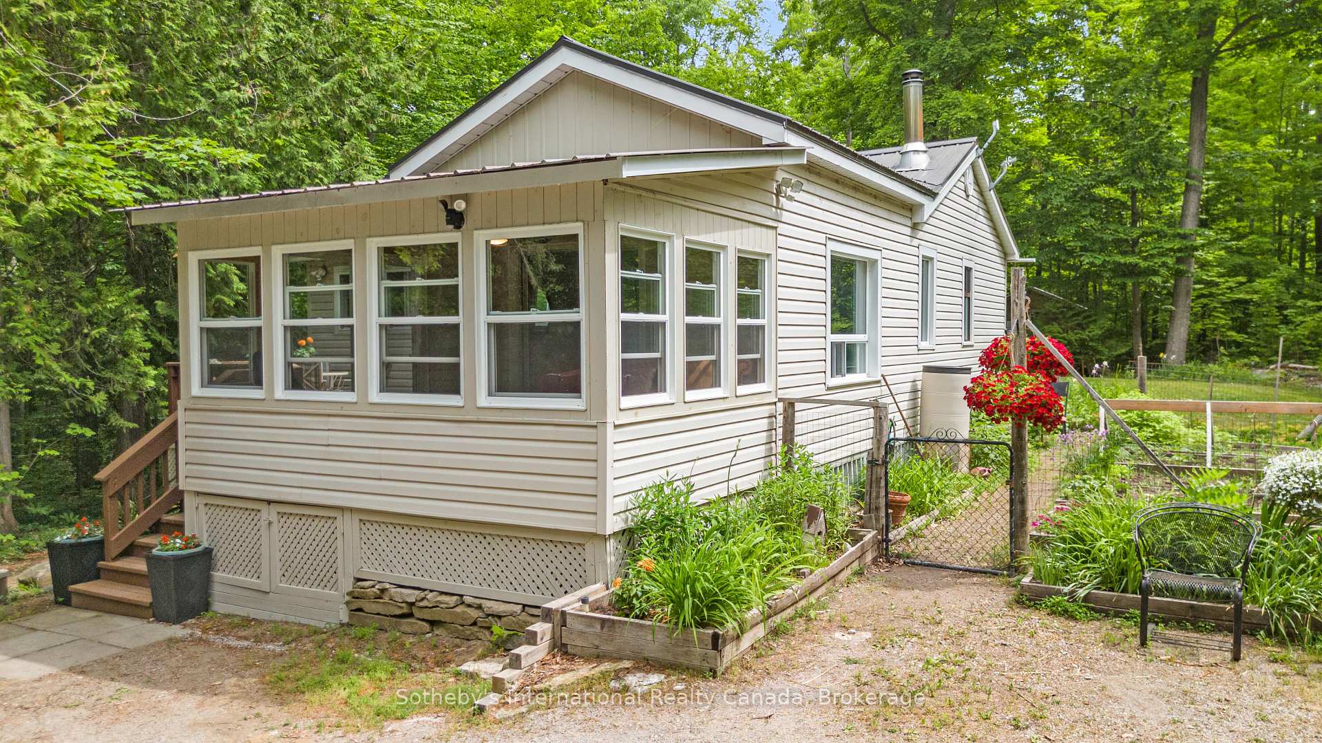 Photo 19 of 31 Meadows Avenue, Tay, Rural Tay — HOMEH