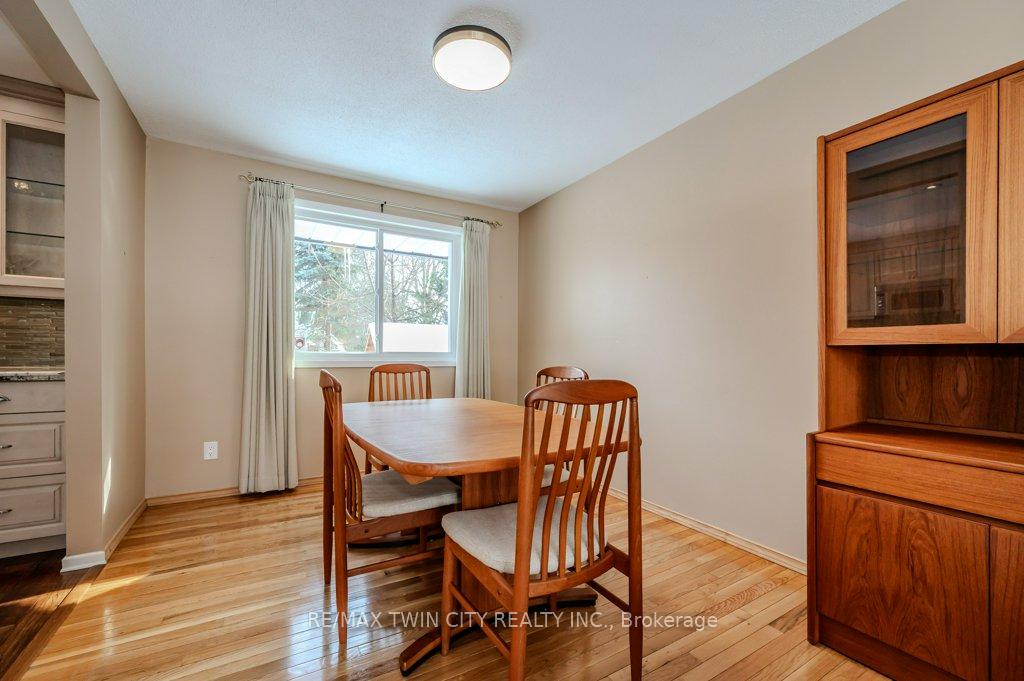 Photo 10 of 111 Dunsmere Drive, Kitchener — HOMEH