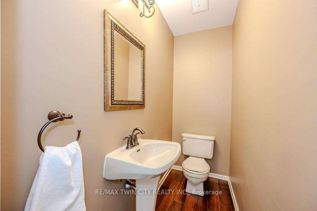Photo 8 of 111 Dunsmere Drive, Kitchener — HOMEH