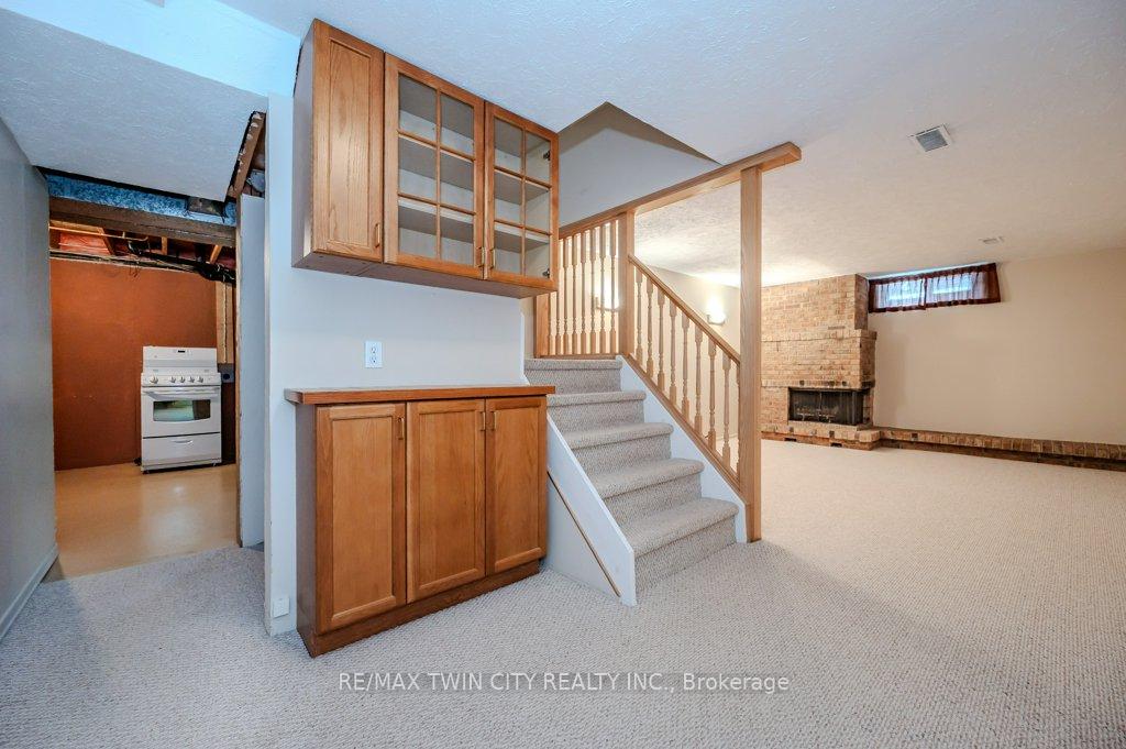 Photo 19 of 111 Dunsmere Drive, Kitchener — HOMEH