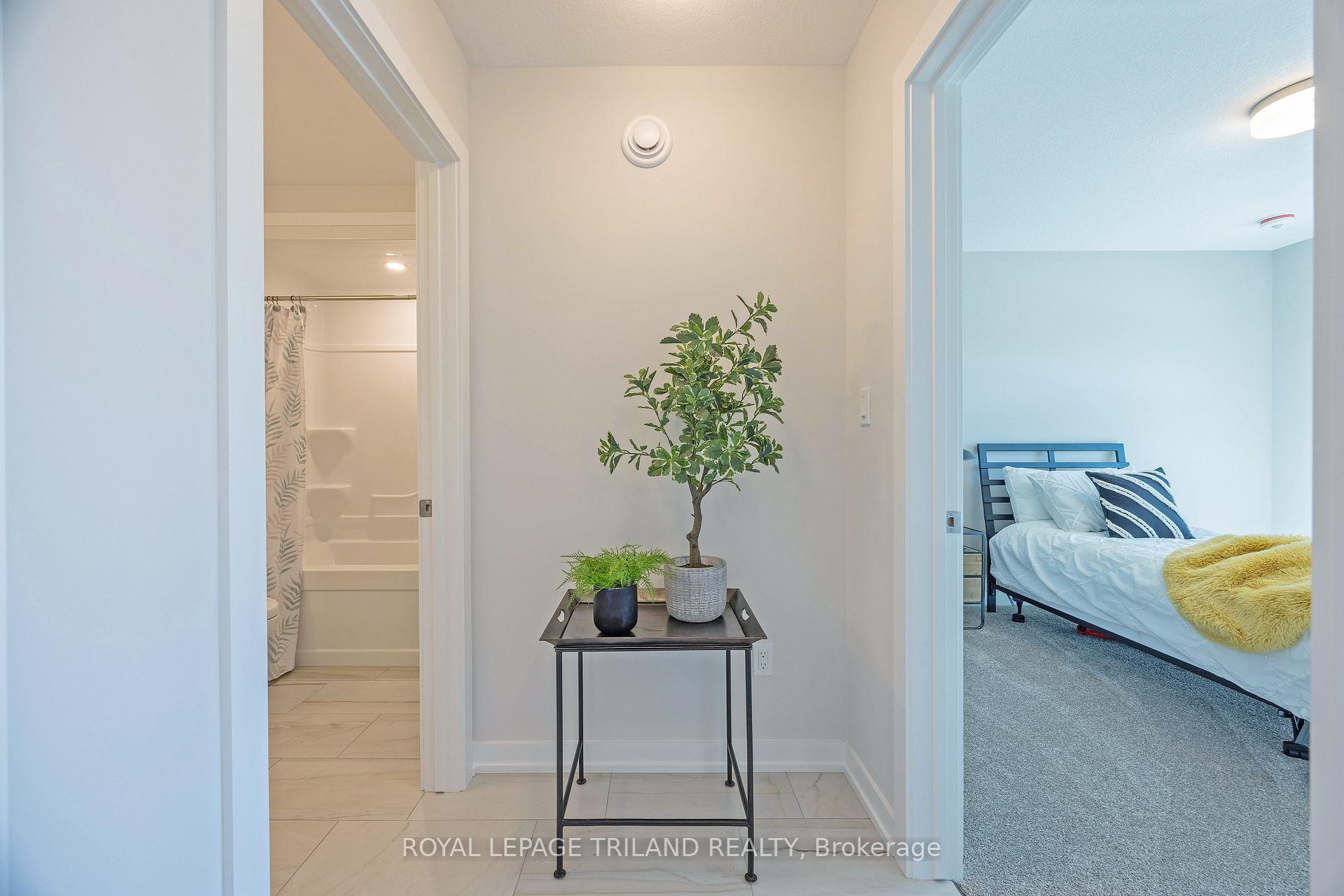 Photo 2 of 43 Silverleaf Path, St. Thomas — HOMEH