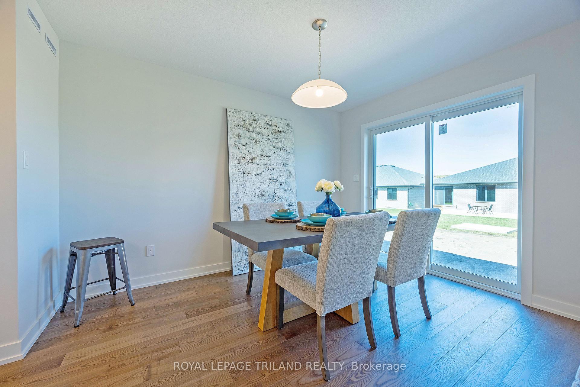 Photo 8 of 43 Silverleaf Path, St. Thomas — HOMEH