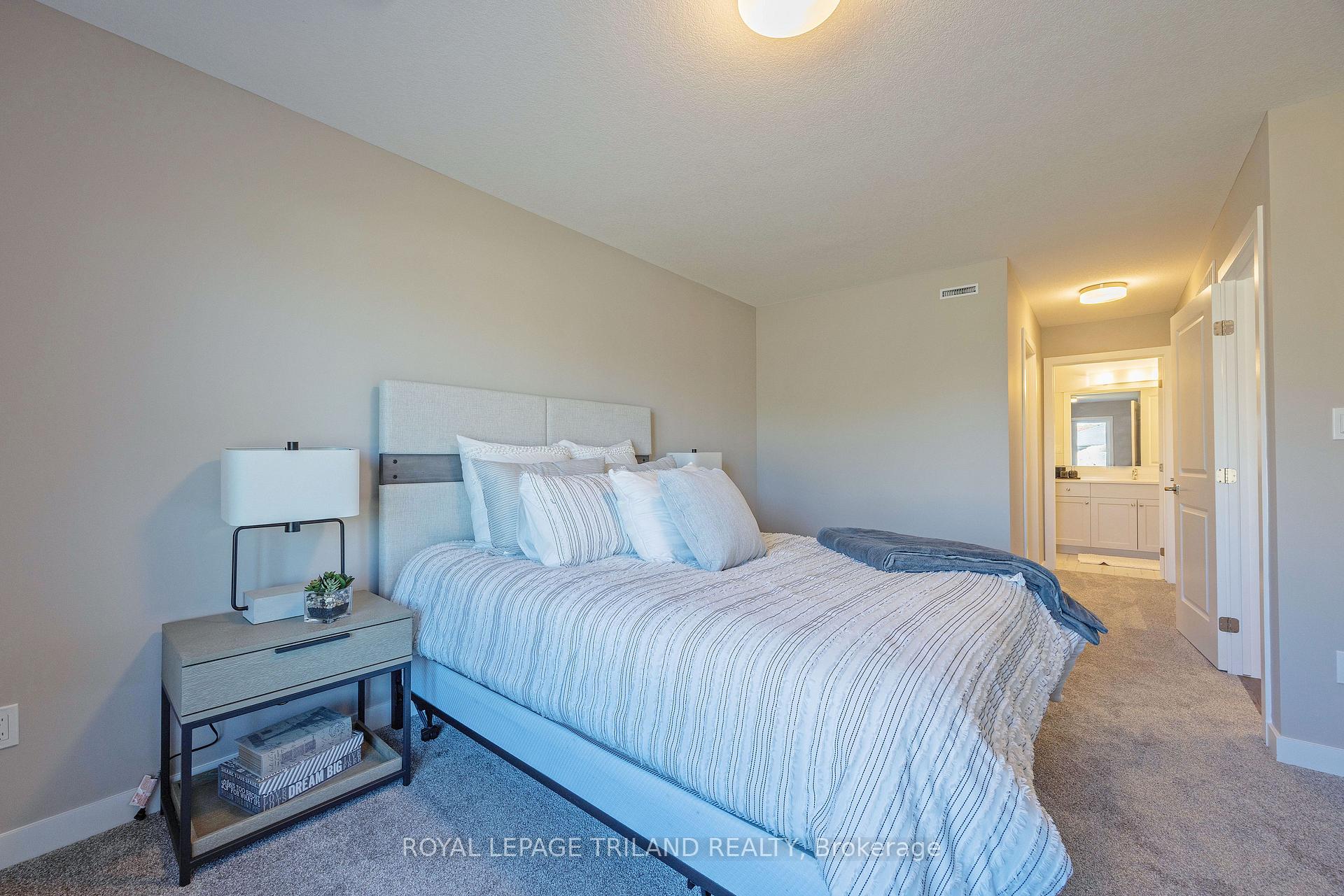 Photo 12 of 43 Silverleaf Path, St. Thomas — HOMEH