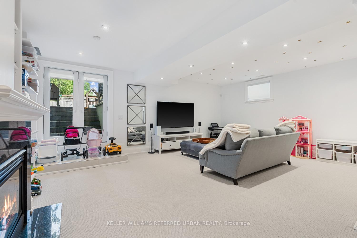 Photo 33 of 92 Felbrigg Avenue, Toronto, Bedford Park-Nortown — HOMEH