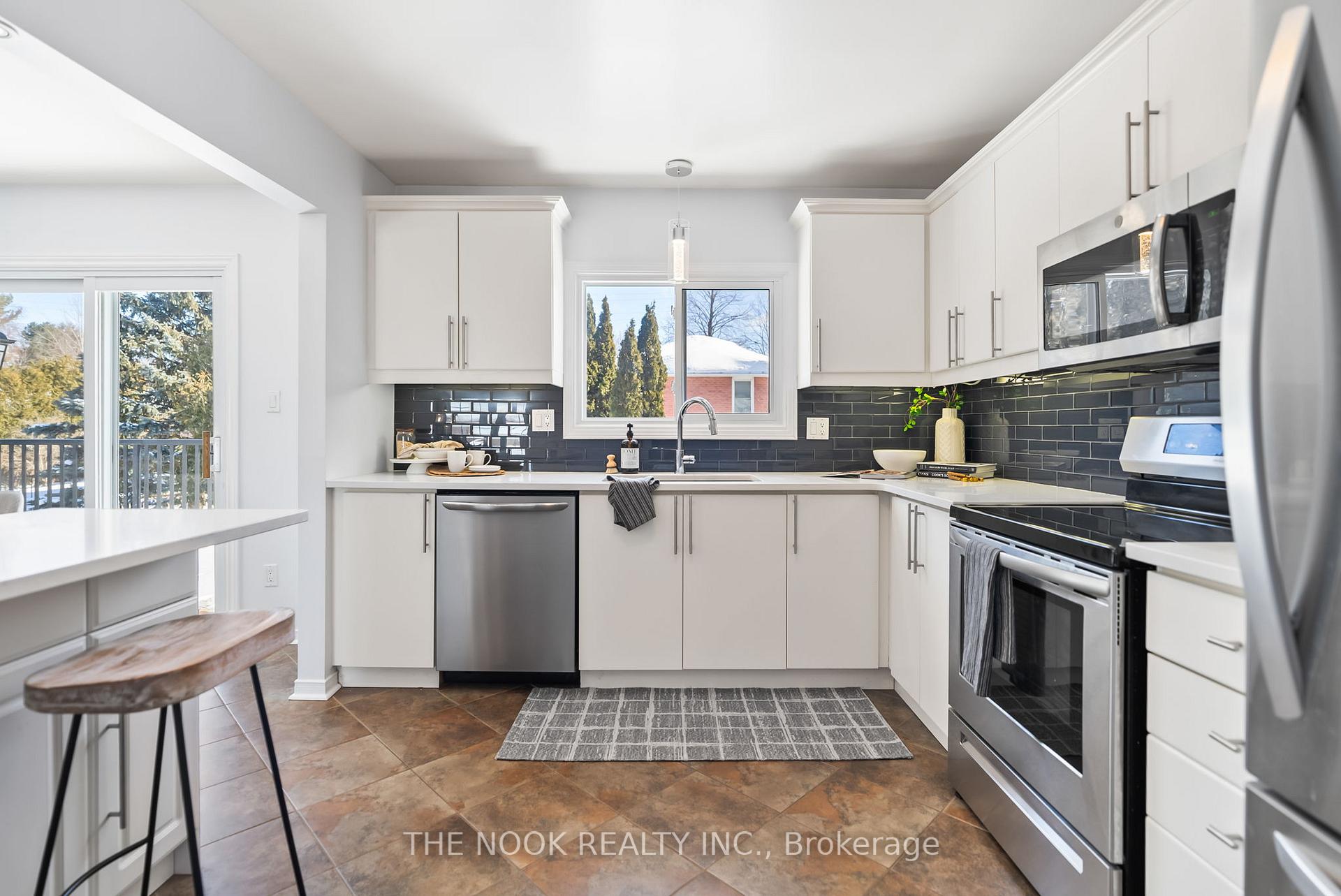 Photo 7 of 509 Stewart Street, Whitby, Blue Grass Meadows — HOMEH