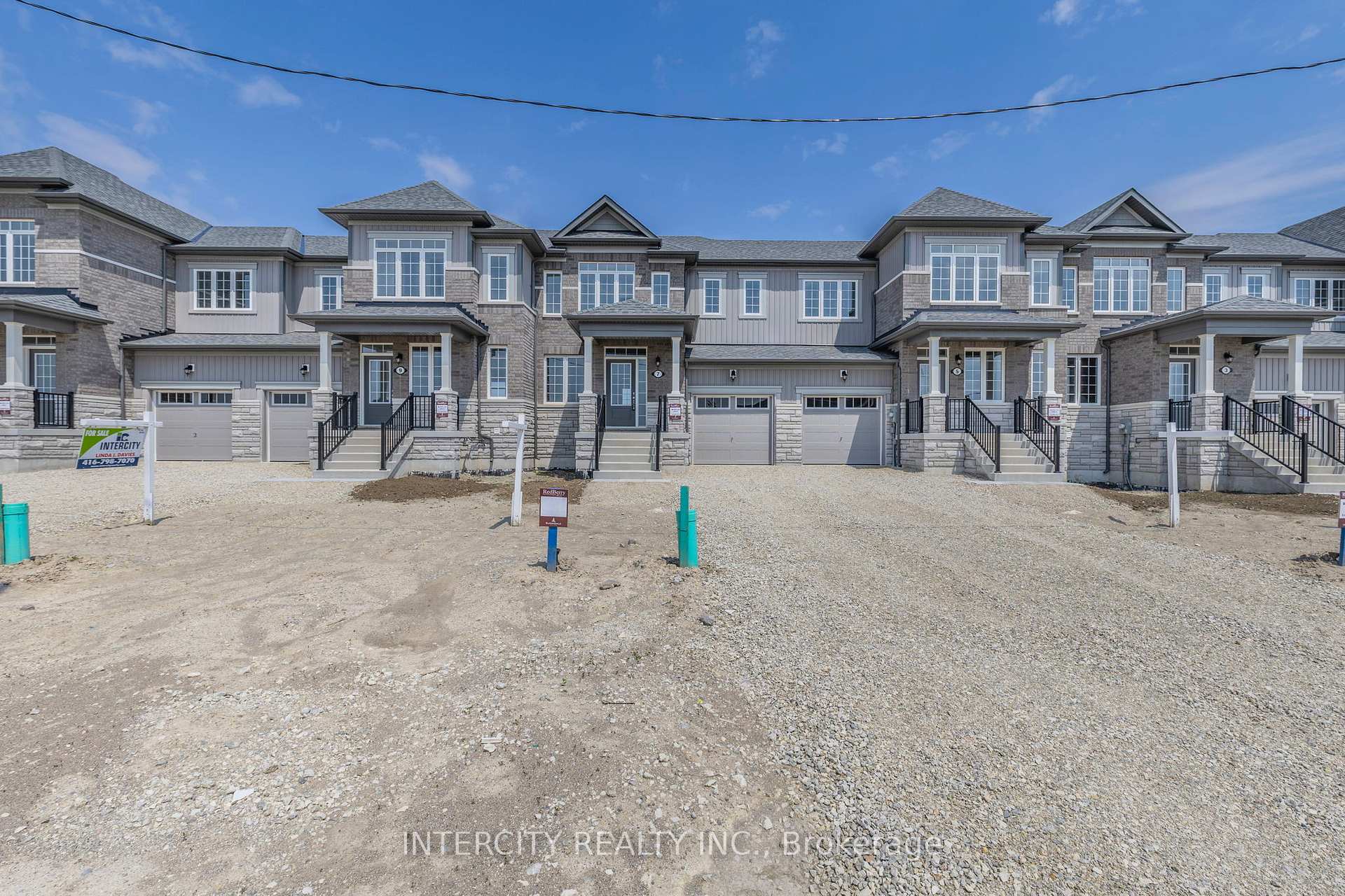 Photo 1 of 7 Avalon Drive, Wasaga Beach — HOMEH