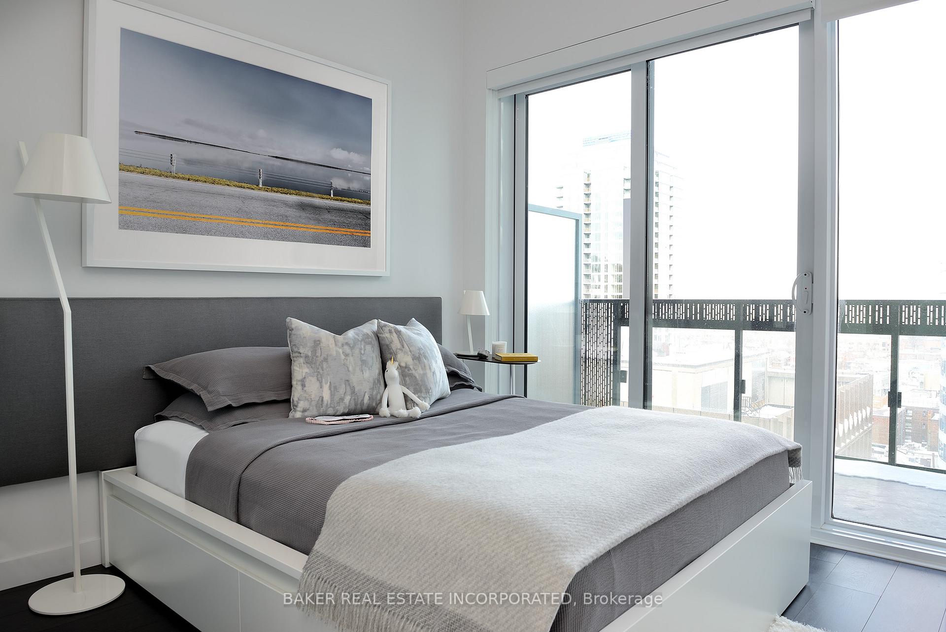 Photo 2 of Unit 519, 15 Roehampton Avenue, Toronto, Mount Pleasant West — HOMEH