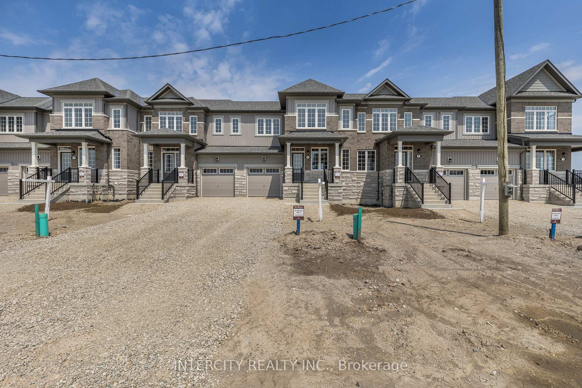 Photo 1 of 5 Avalon Drive, Wasaga Beach — HOMEH