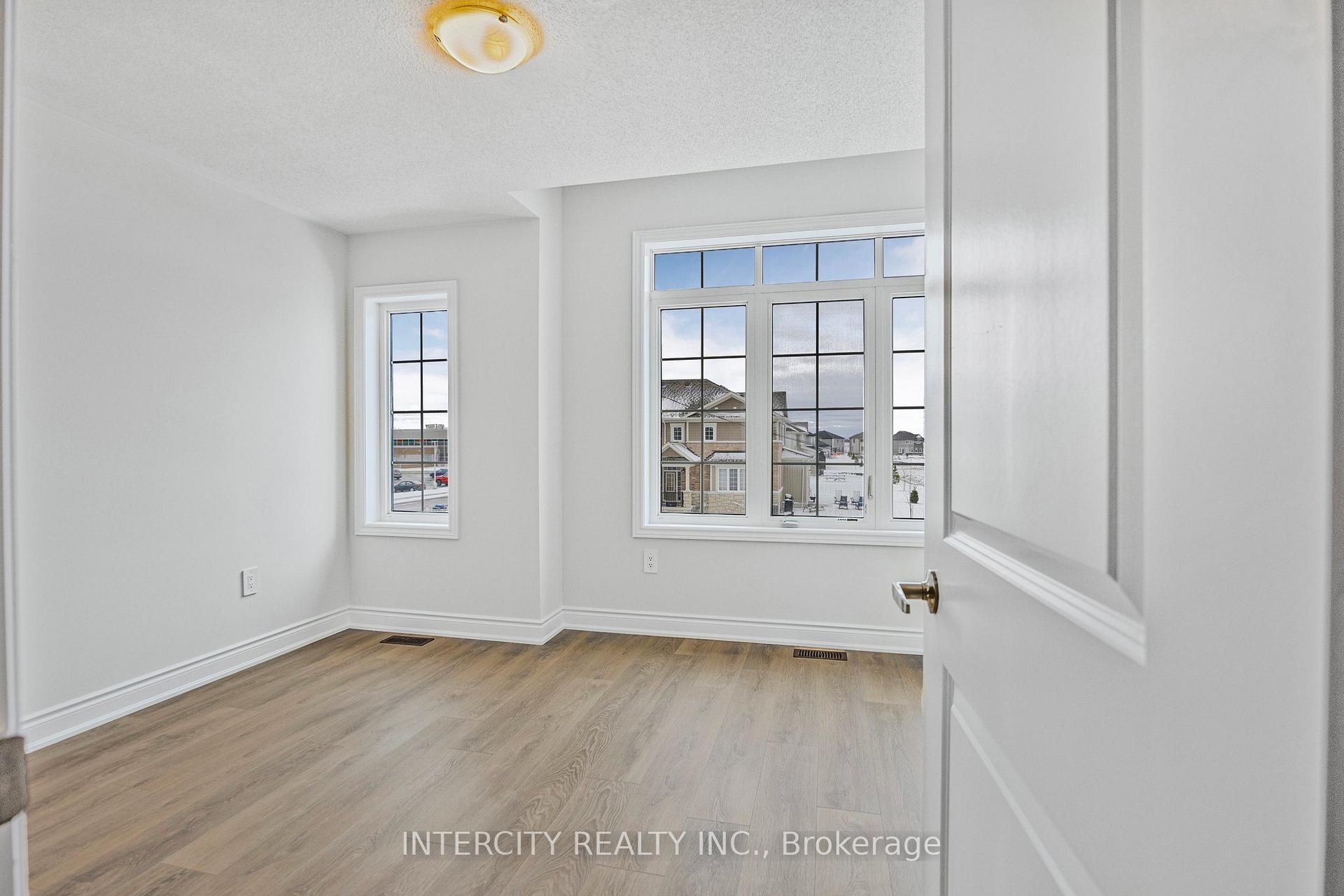 Photo 13 of 5 Avalon Drive, Wasaga Beach — HOMEH