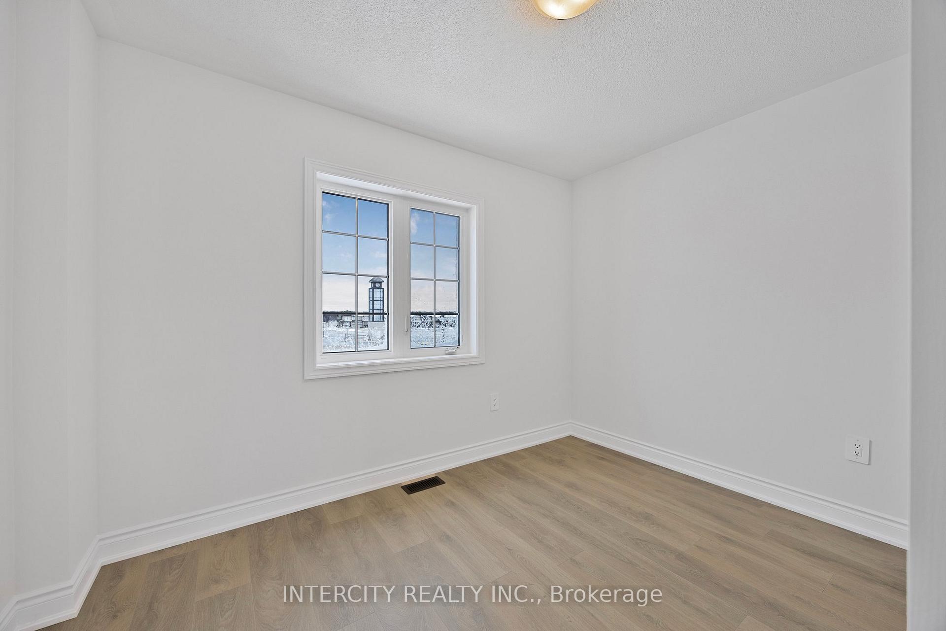 Photo 3 of 5 Avalon Drive, Wasaga Beach — HOMEH