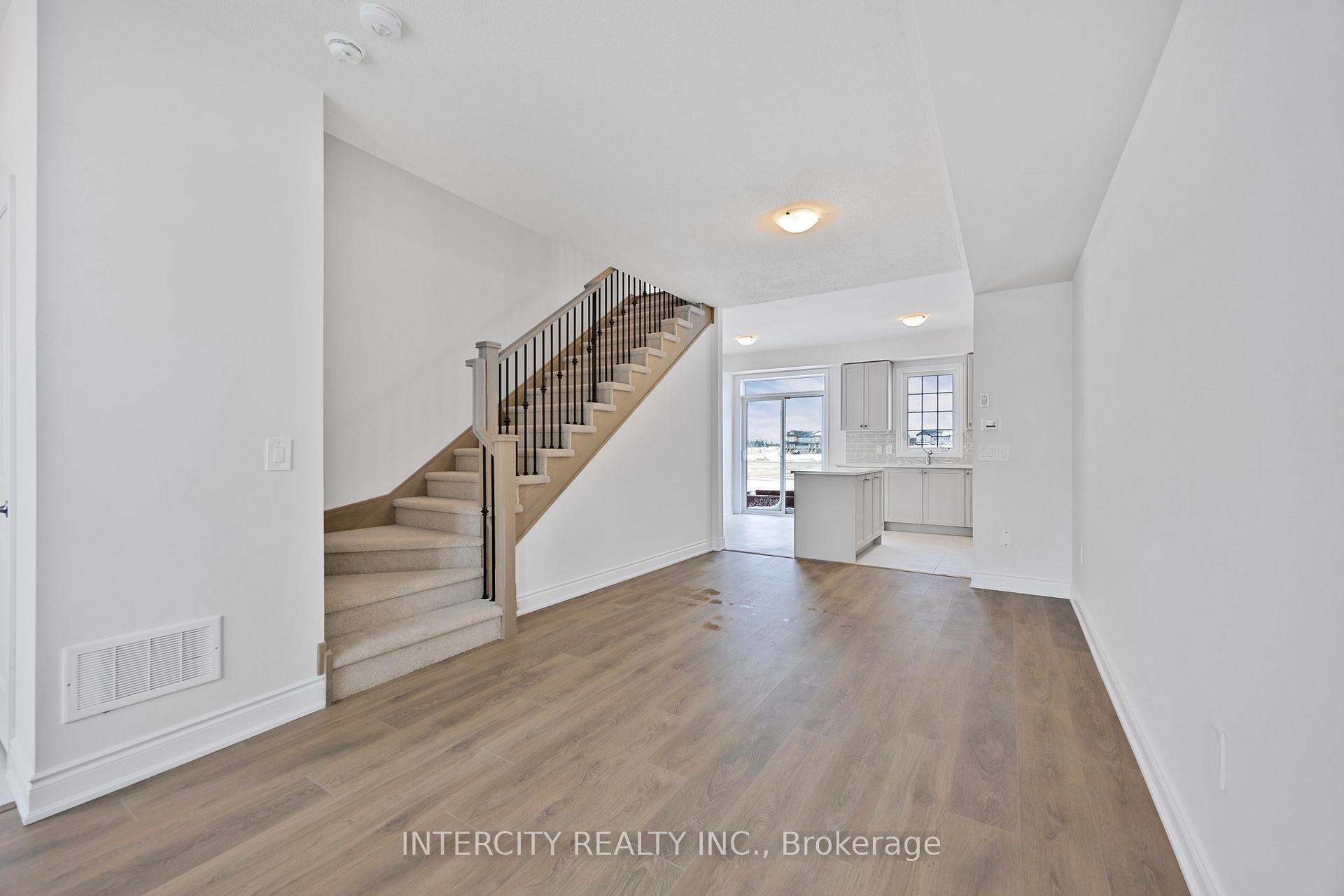 Photo 32 of 5 Avalon Drive, Wasaga Beach — HOMEH
