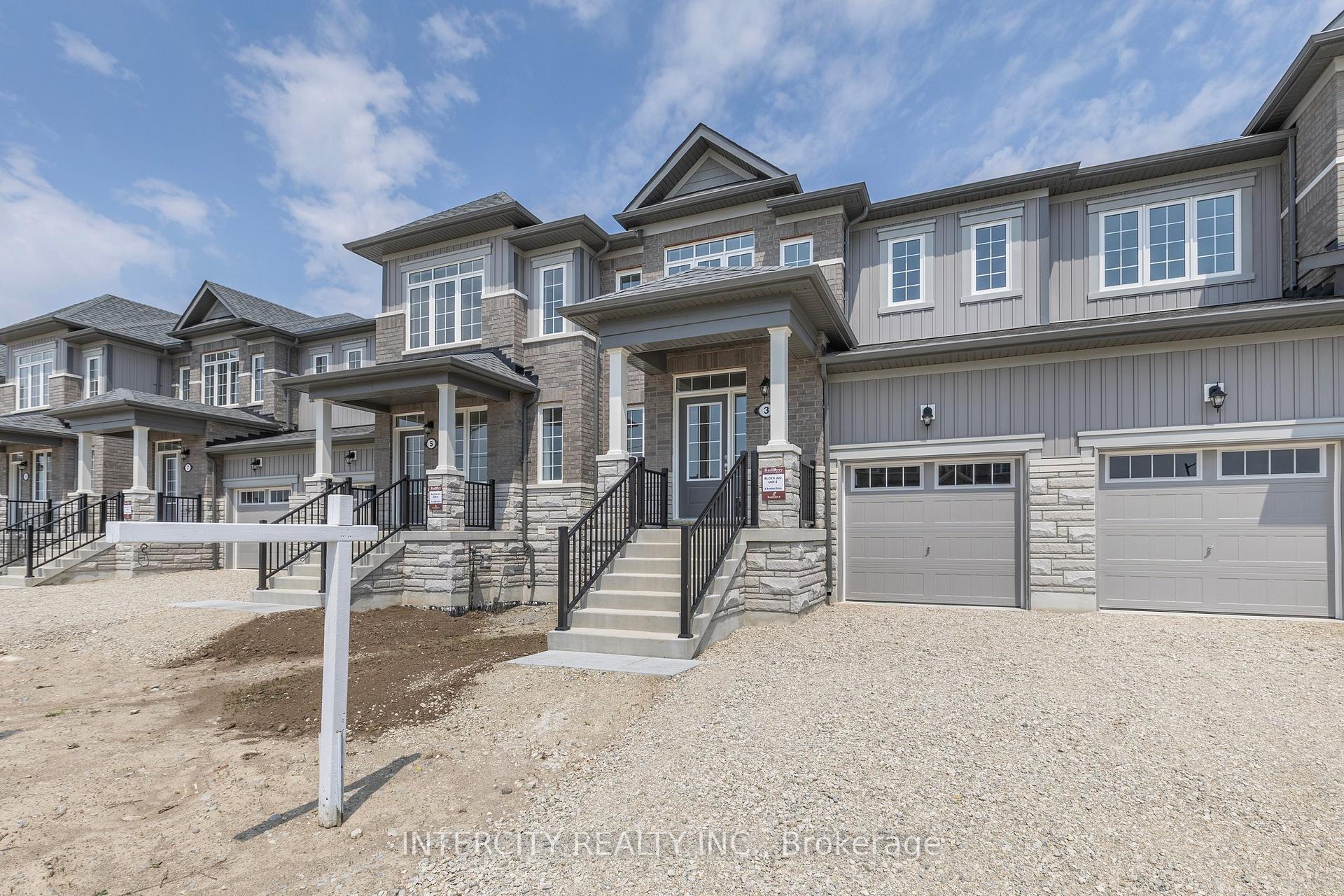 Photo 7 of 3 Avalon Drive, Wasaga Beach — HOMEH