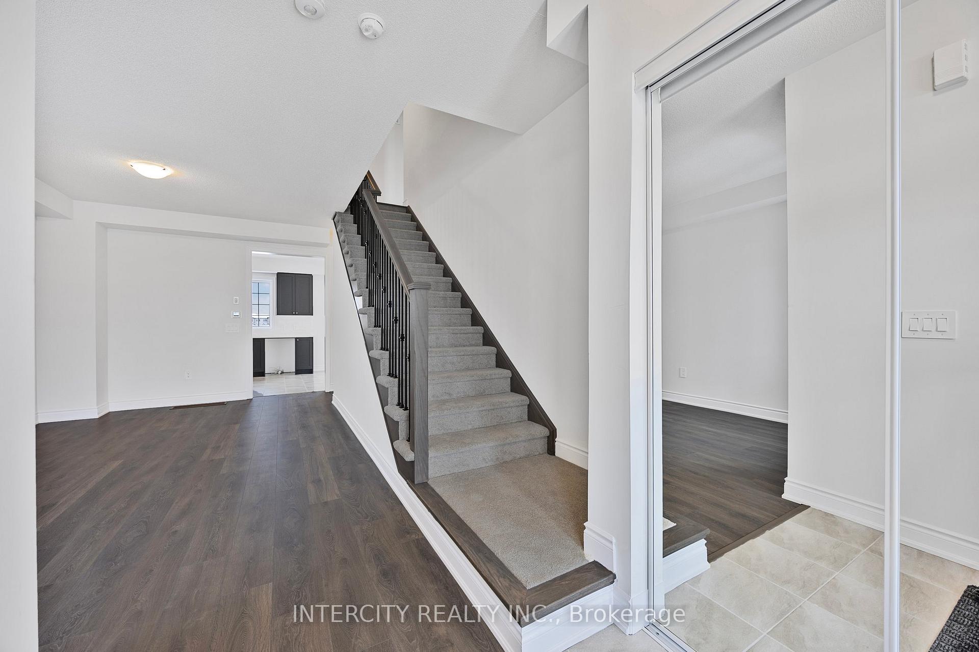 Photo 10 of 3 Avalon Drive, Wasaga Beach — HOMEH