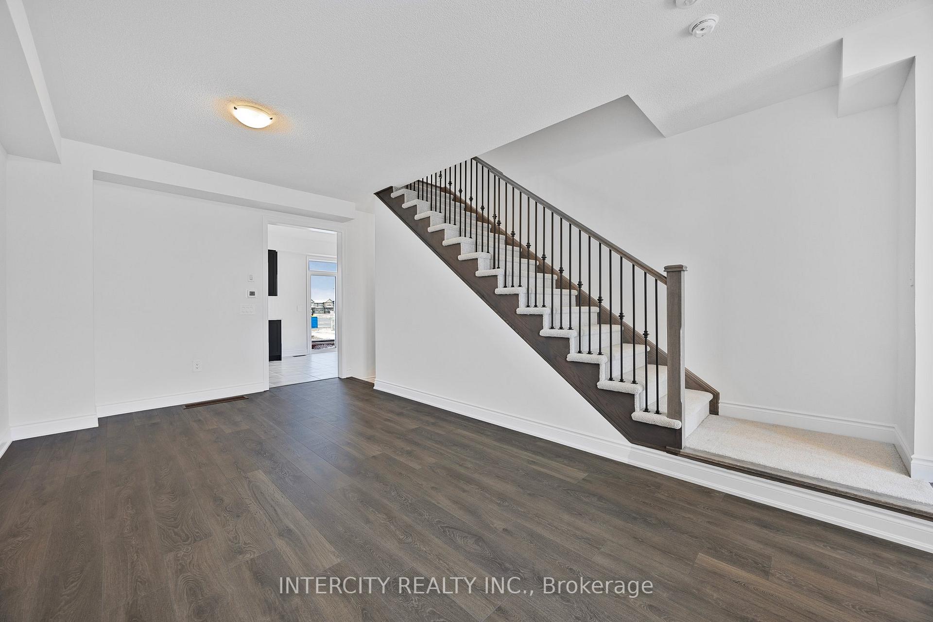 Photo 9 of 3 Avalon Drive, Wasaga Beach — HOMEH