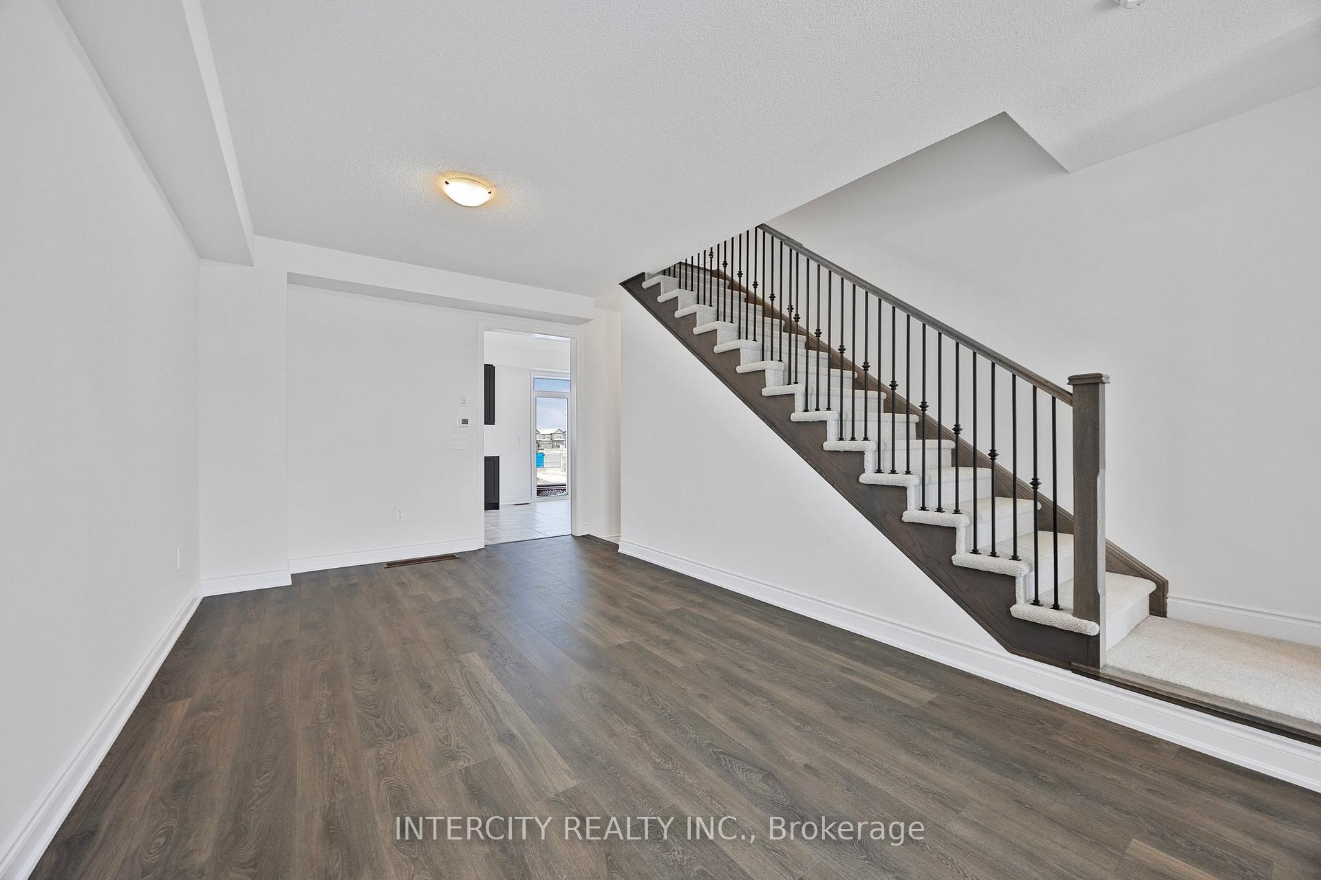 Photo 18 of 3 Avalon Drive, Wasaga Beach — HOMEH