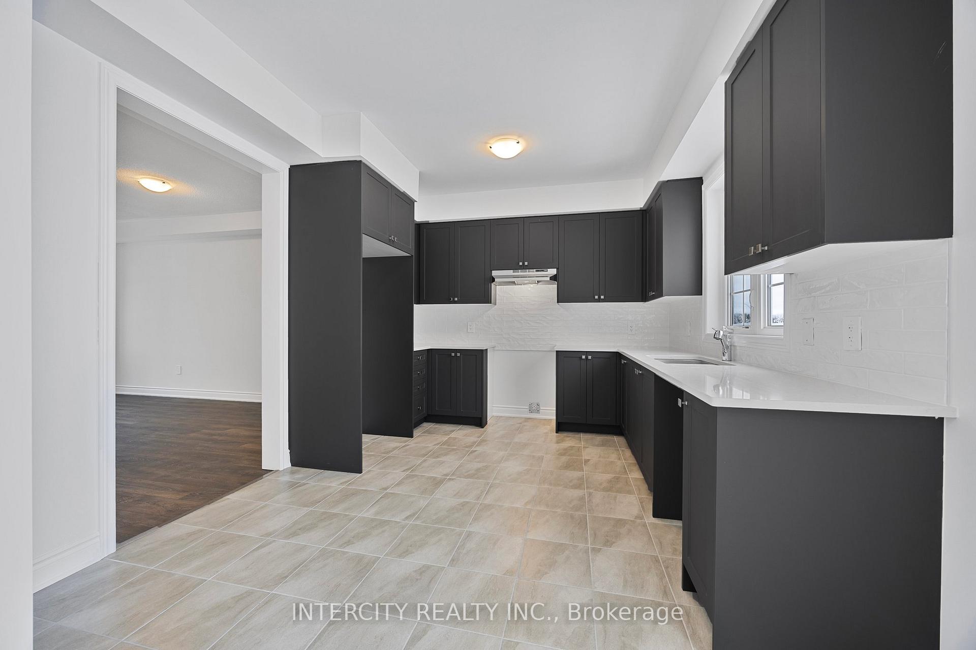 Photo 3 of 3 Avalon Drive, Wasaga Beach — HOMEH