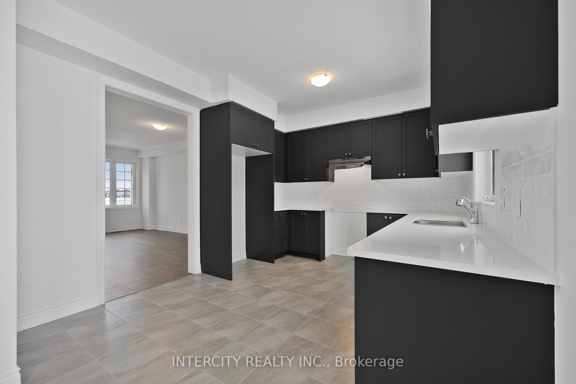 Photo 12 of 3 Avalon Drive, Wasaga Beach — HOMEH