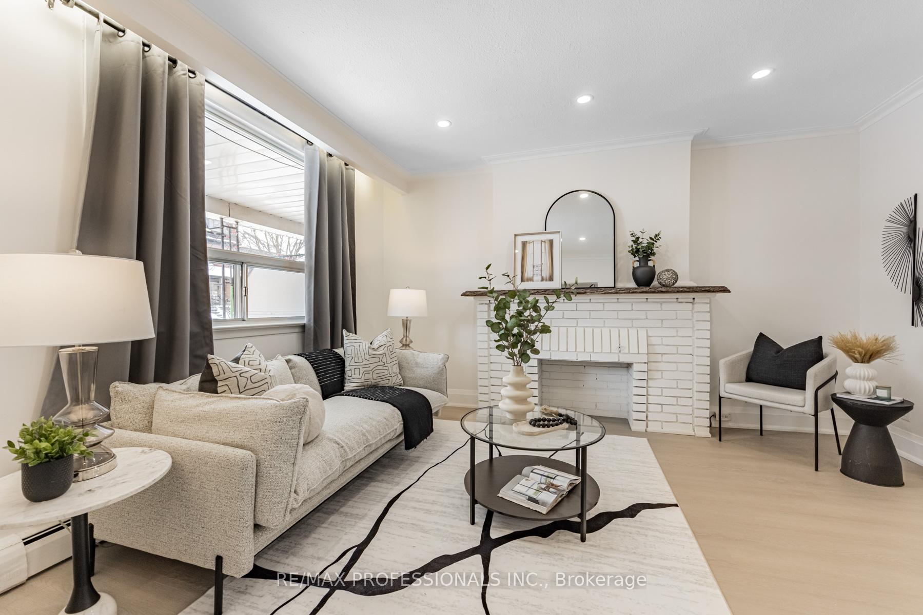 Photo 4 of 118 Holland Park Avenue, Toronto, Oakwood Village — HOMEH