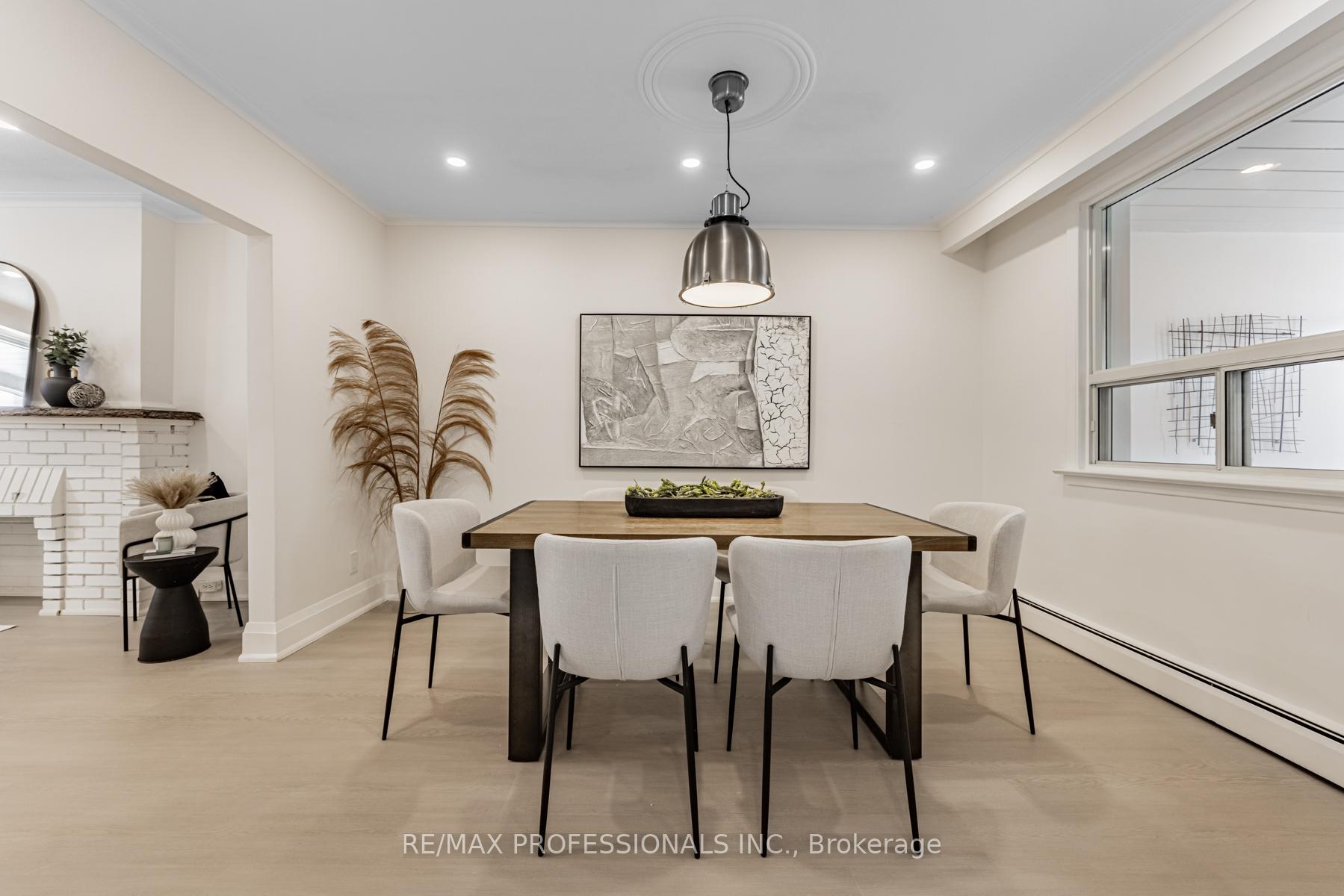 Photo 5 of 118 Holland Park Avenue, Toronto, Oakwood Village — HOMEH