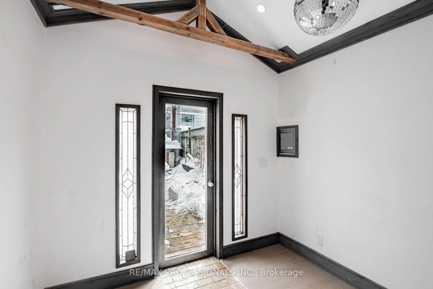 Photo 22 of 118 Holland Park Avenue, Toronto, Oakwood Village — HOMEH
