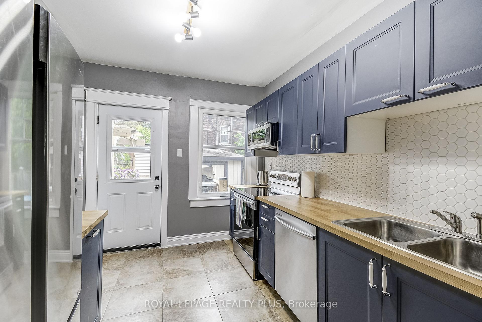 Photo 3 of 108 Stinson Street, Hamilton, Stinson — HOMEH