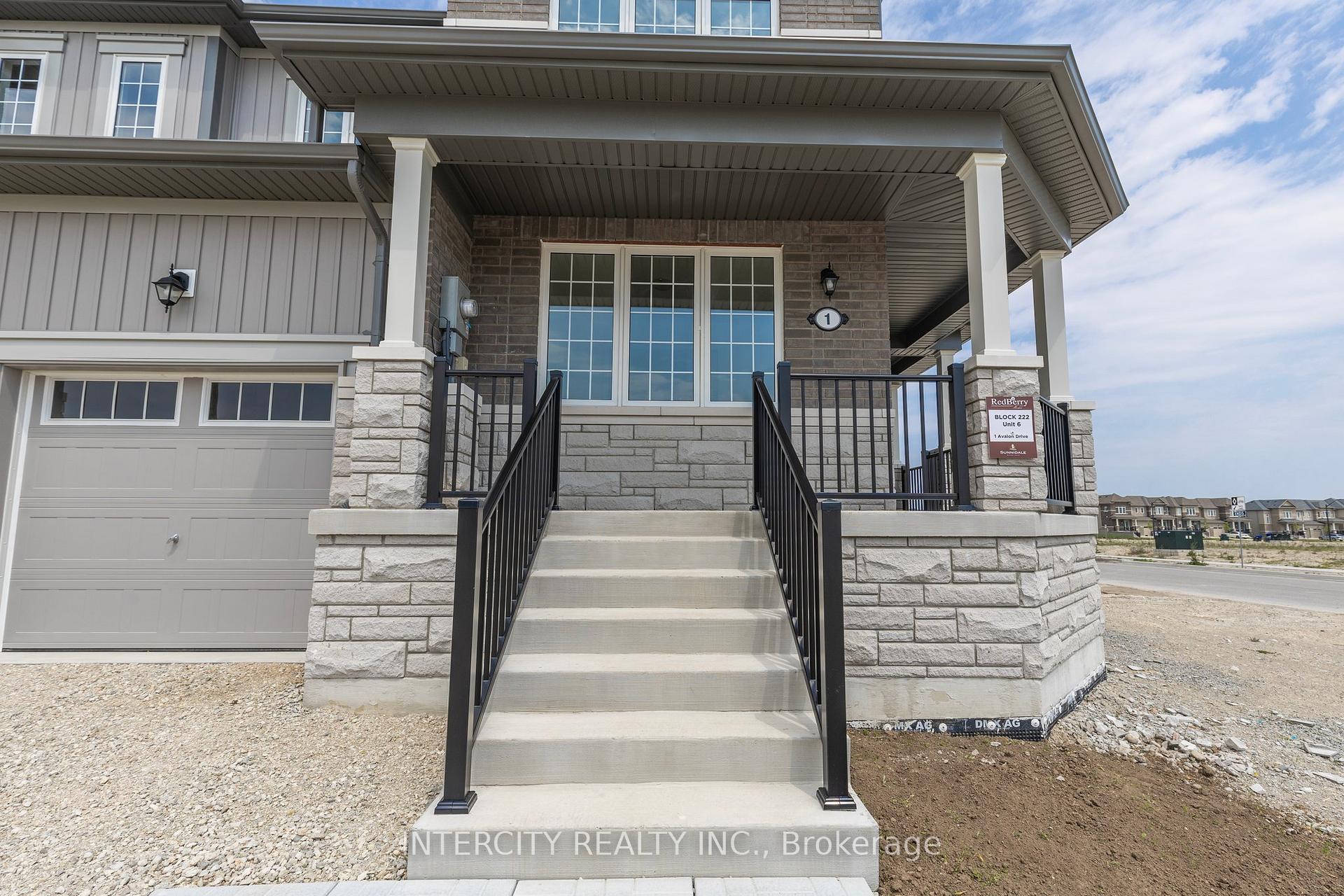Photo 5 of 1 Avalon Drive, Wasaga Beach — HOMEH
