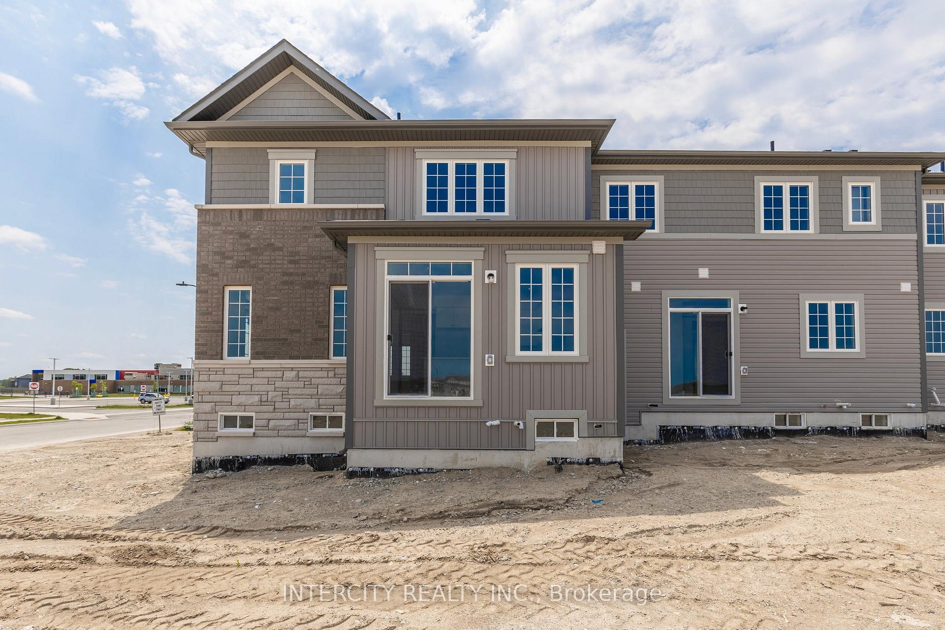 Photo 8 of 1 Avalon Drive, Wasaga Beach — HOMEH