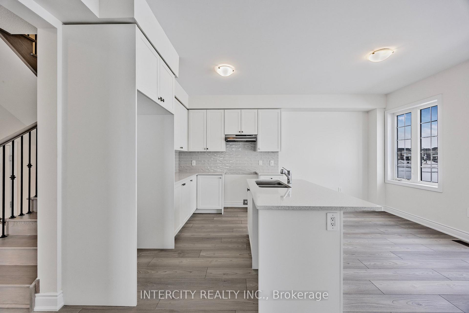 Photo 19 of 1 Avalon Drive, Wasaga Beach — HOMEH