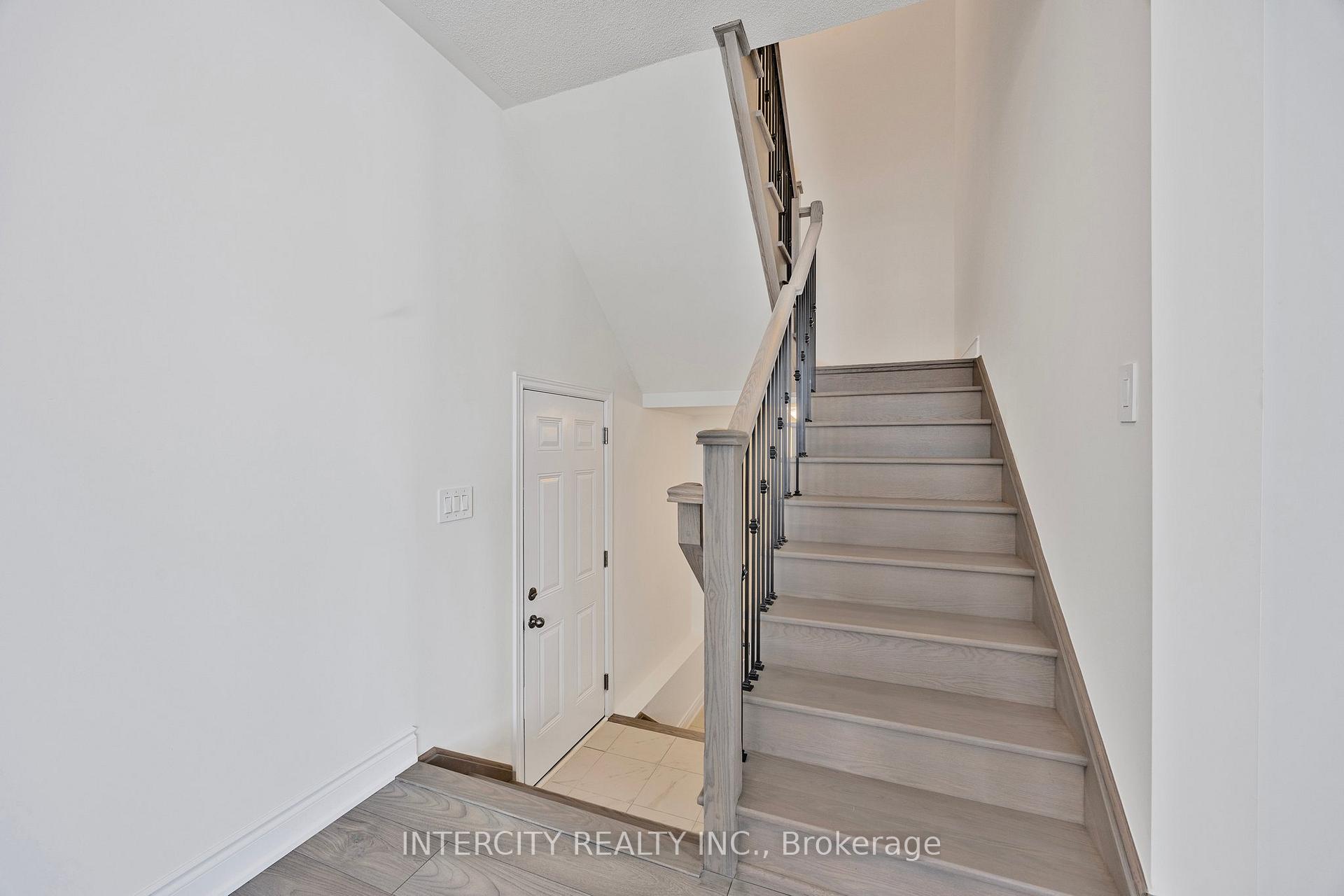 Photo 32 of 1 Avalon Drive, Wasaga Beach — HOMEH