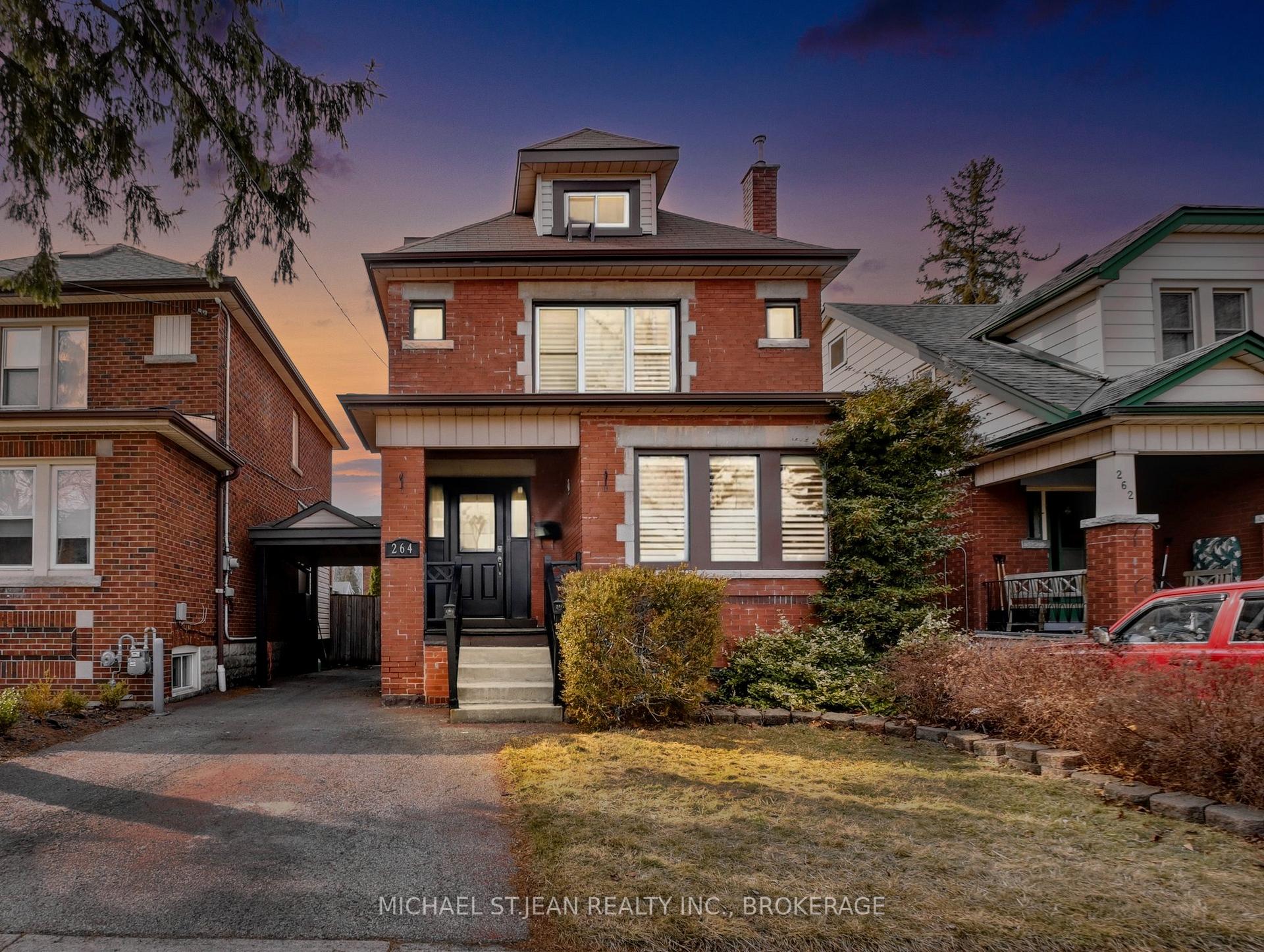 Front of 264 Houghton Avenue S