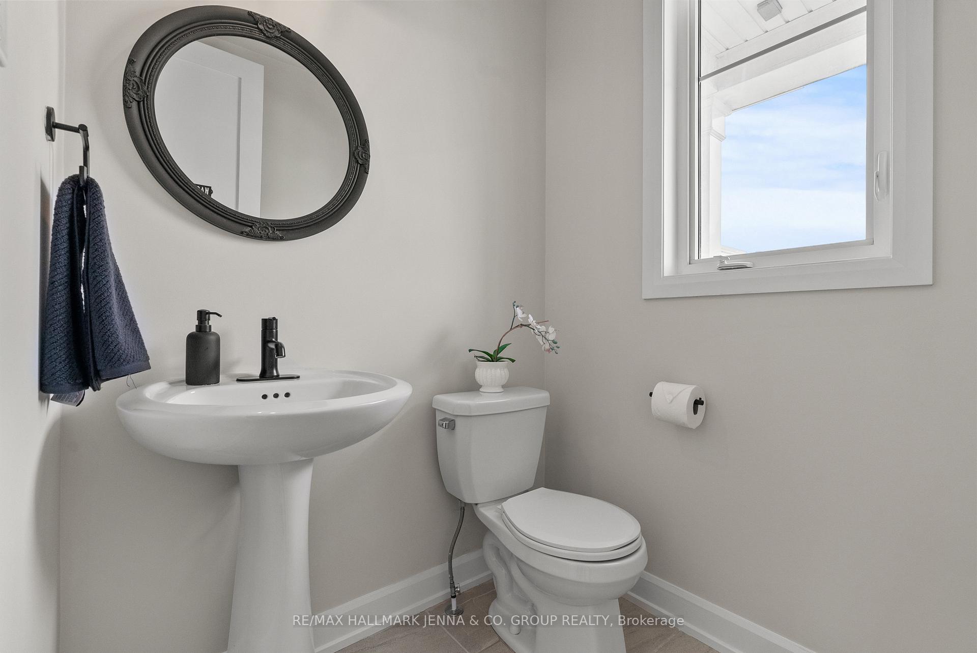 Photo 2 of 52 Hackamore Crescent, Ottawa, Goulbourn Twp From Franktown Rd/South To Rideau — HOMEH