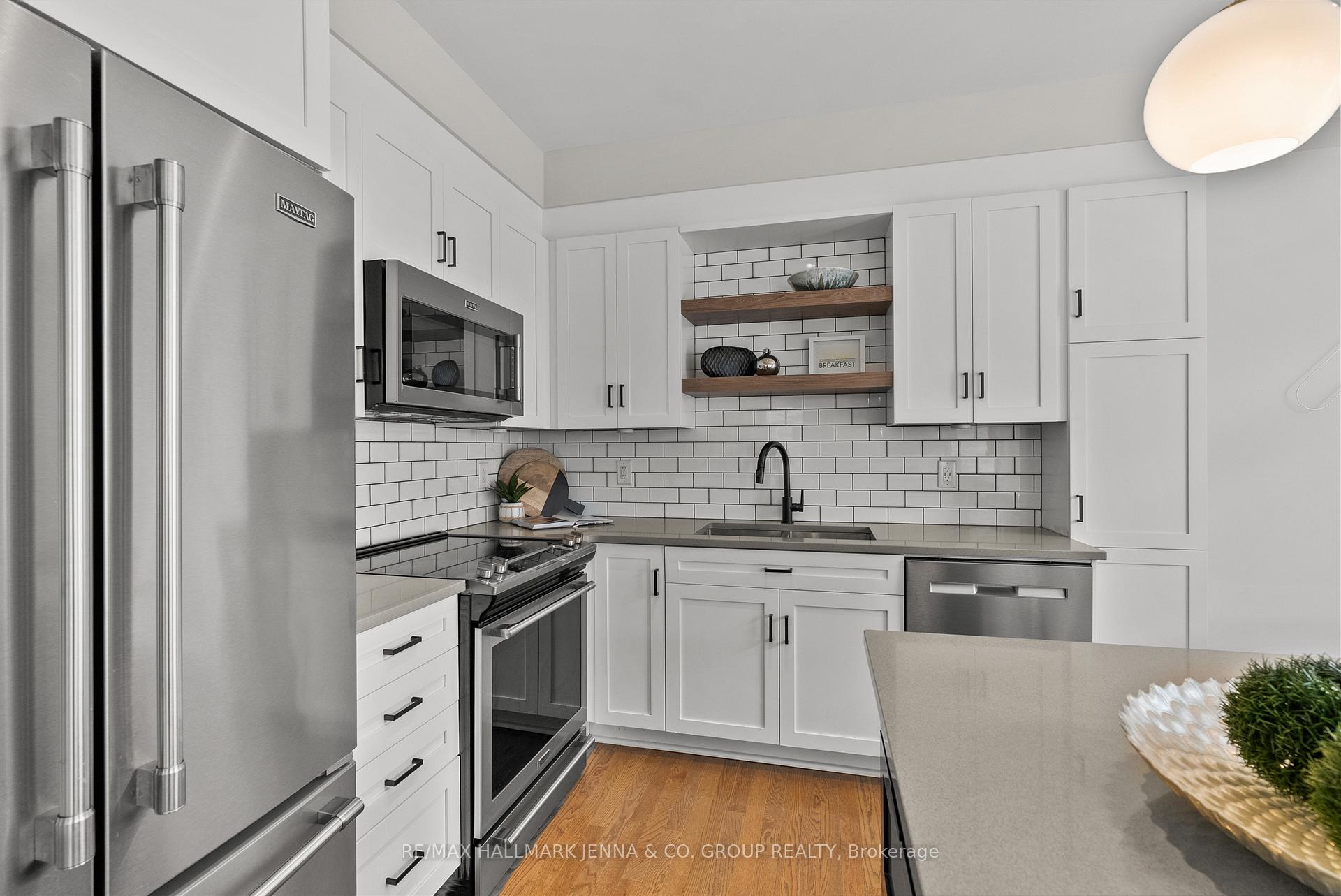 Photo 4 of 52 Hackamore Crescent, Ottawa, Goulbourn Twp From Franktown Rd/South To Rideau — HOMEH