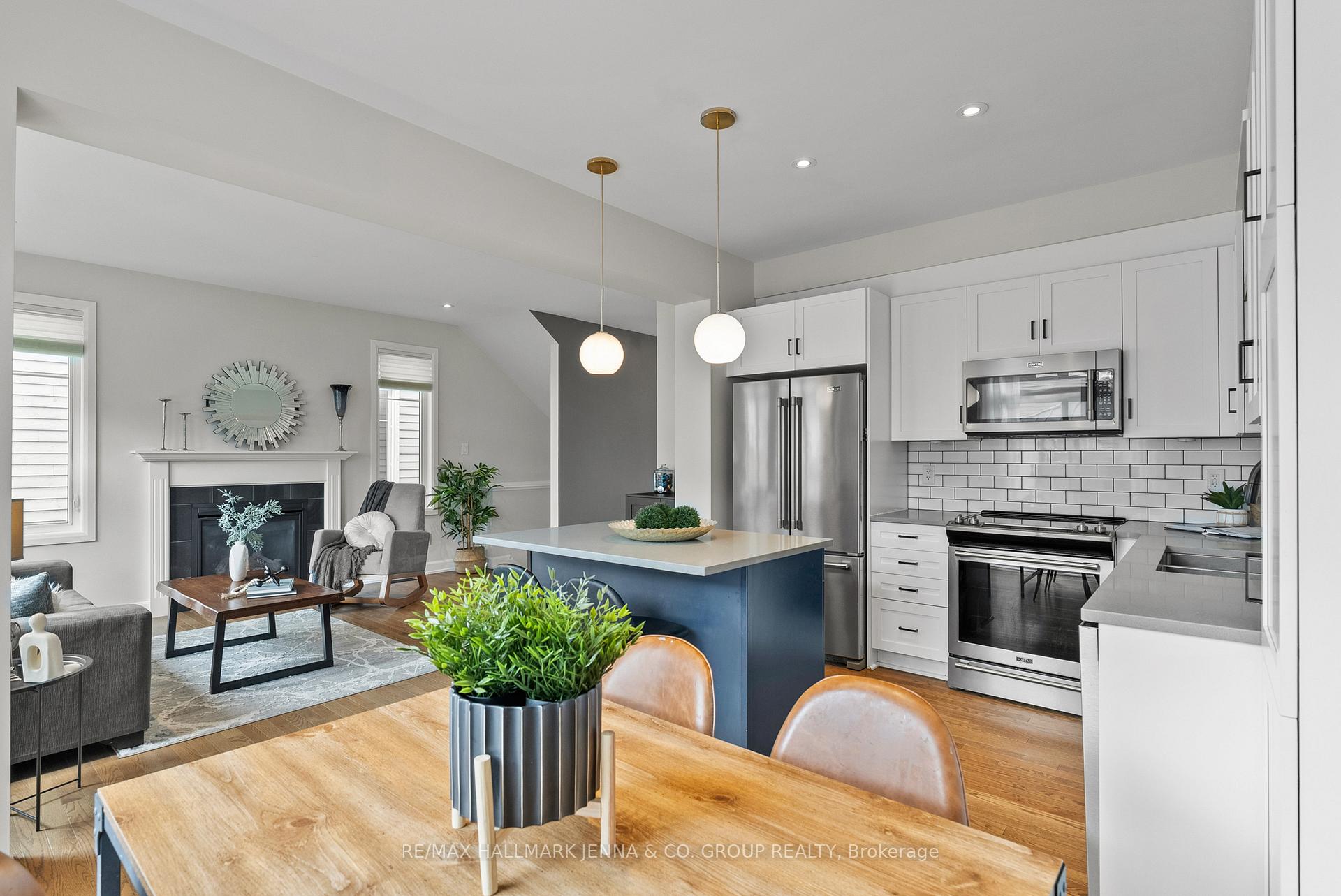 Photo 13 of 52 Hackamore Crescent, Ottawa, Goulbourn Twp From Franktown Rd/South To Rideau — HOMEH