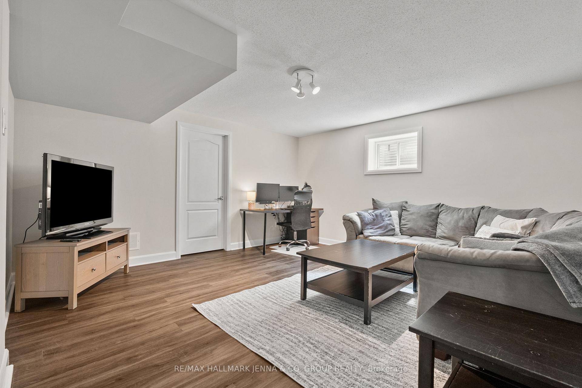 Photo 26 of 52 Hackamore Crescent, Ottawa, Goulbourn Twp From Franktown Rd/South To Rideau — HOMEH