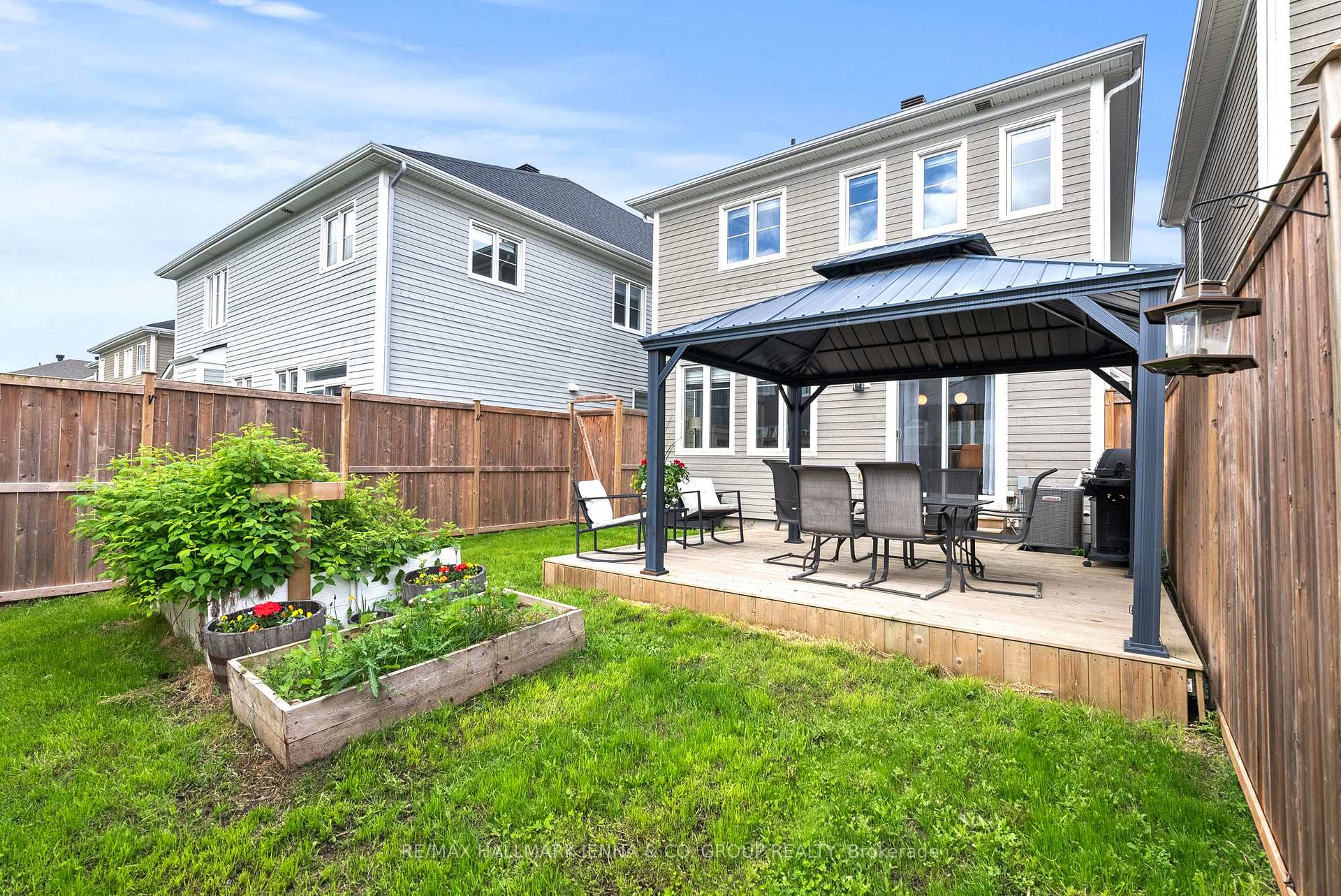 Photo 30 of 52 Hackamore Crescent, Ottawa, Goulbourn Twp From Franktown Rd/South To Rideau — HOMEH