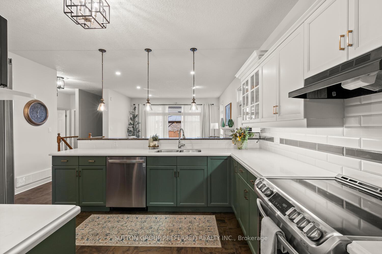 Photo 9 of 4 Pine Valley Drive, St. Thomas — HOMEH