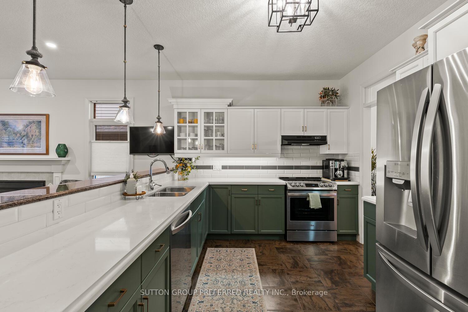 Photo 11 of 4 Pine Valley Drive, St. Thomas — HOMEH