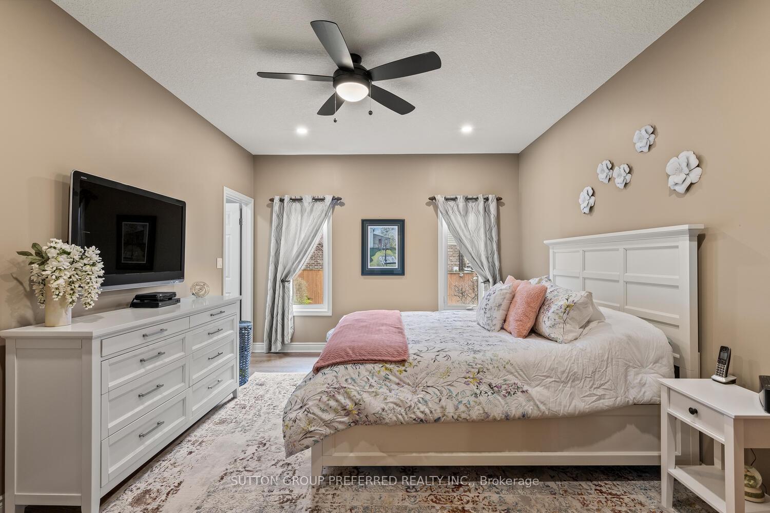 Photo 14 of 4 Pine Valley Drive, St. Thomas — HOMEH