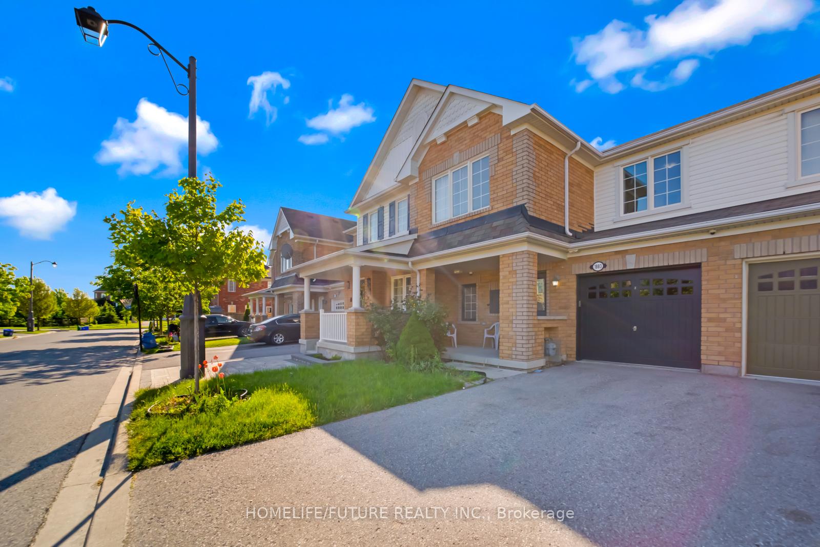Photo 4 of 1883 Liatris Drive, Pickering, Duffin Heights — HOMEH
