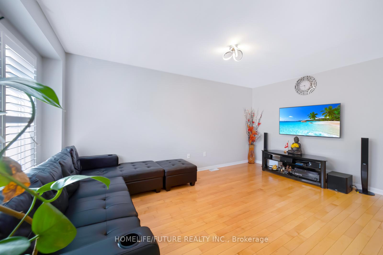 Photo 13 of 1883 Liatris Drive, Pickering, Duffin Heights — HOMEH