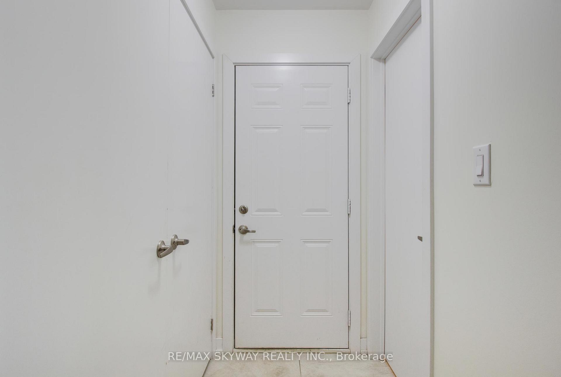 Photo 5 of Unit 80, 590 North Service Road, Hamilton, Lakeshore — HOMEH
