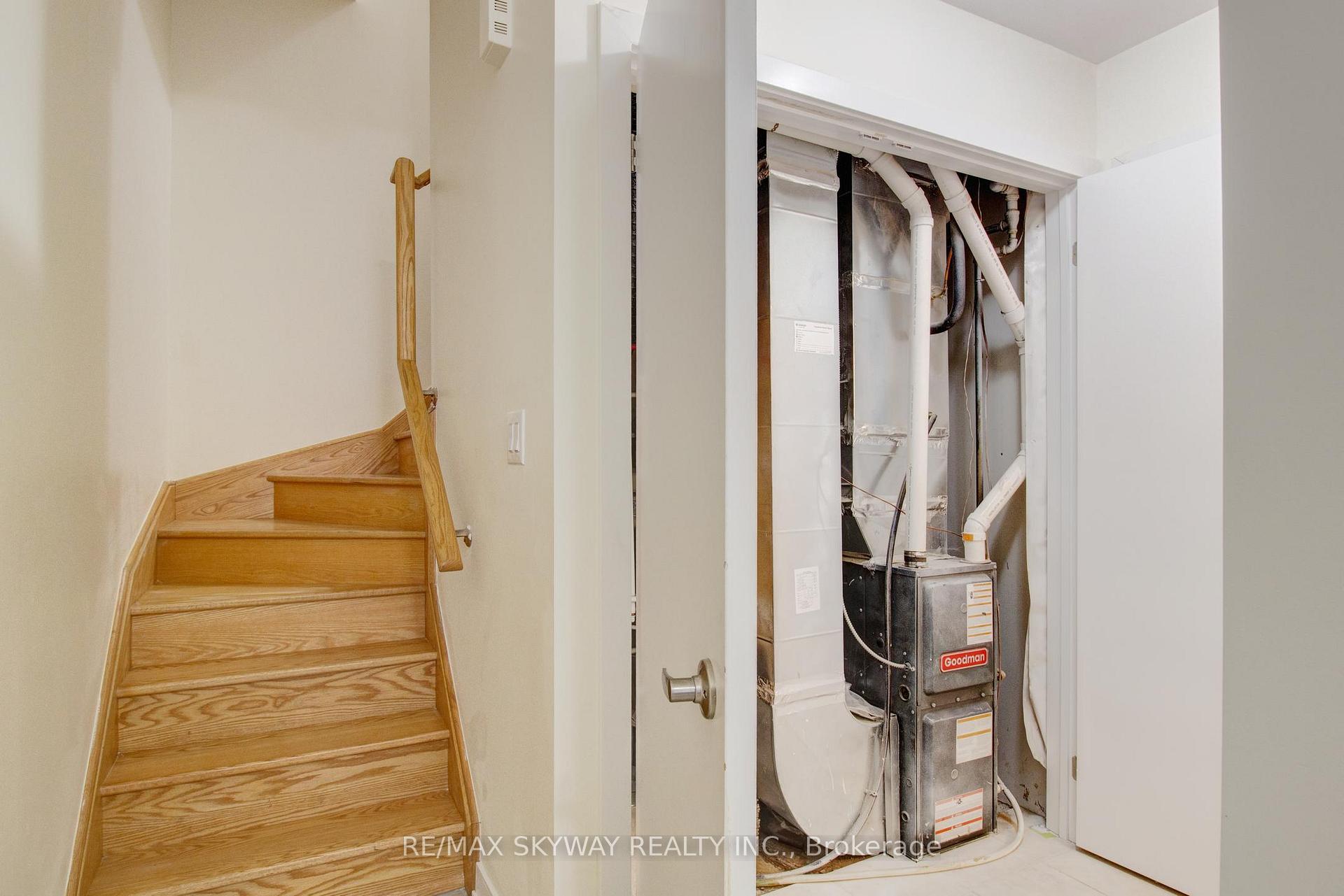 Photo 4 of Unit 80, 590 North Service Road, Hamilton, Lakeshore — HOMEH