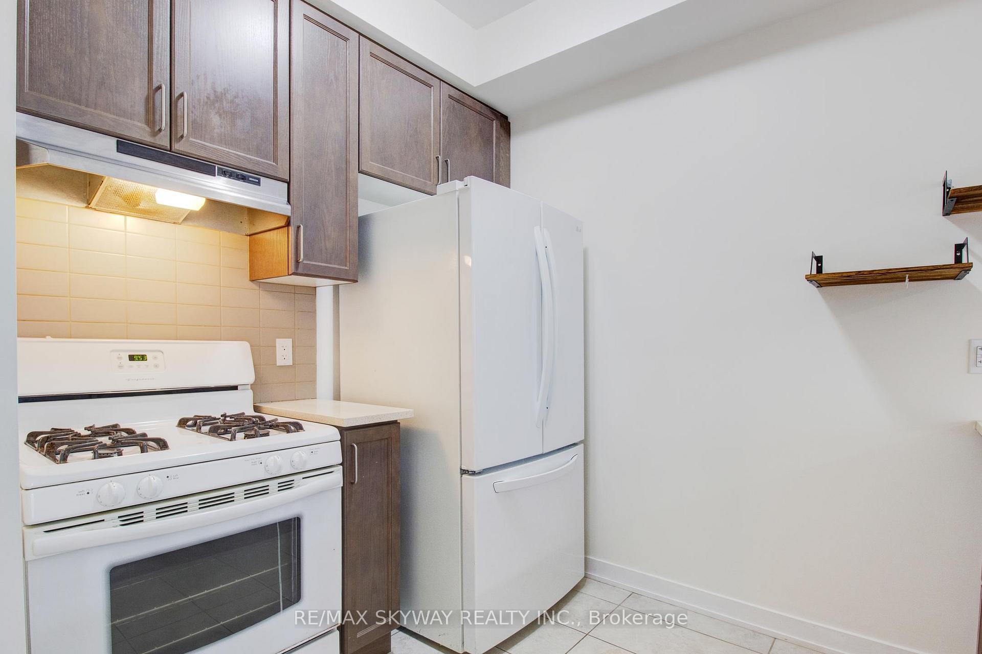 Photo 22 of Unit 80, 590 North Service Road, Hamilton, Lakeshore — HOMEH