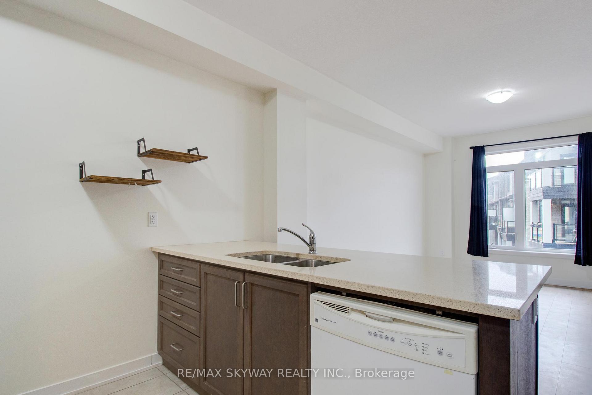 Photo 13 of Unit 80, 590 North Service Road, Hamilton, Lakeshore — HOMEH