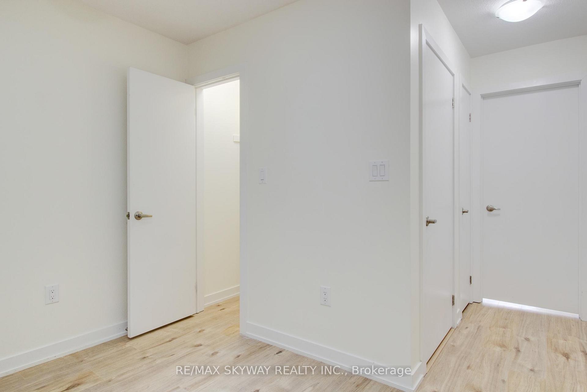 Photo 25 of Unit 80, 590 North Service Road, Hamilton, Lakeshore — HOMEH