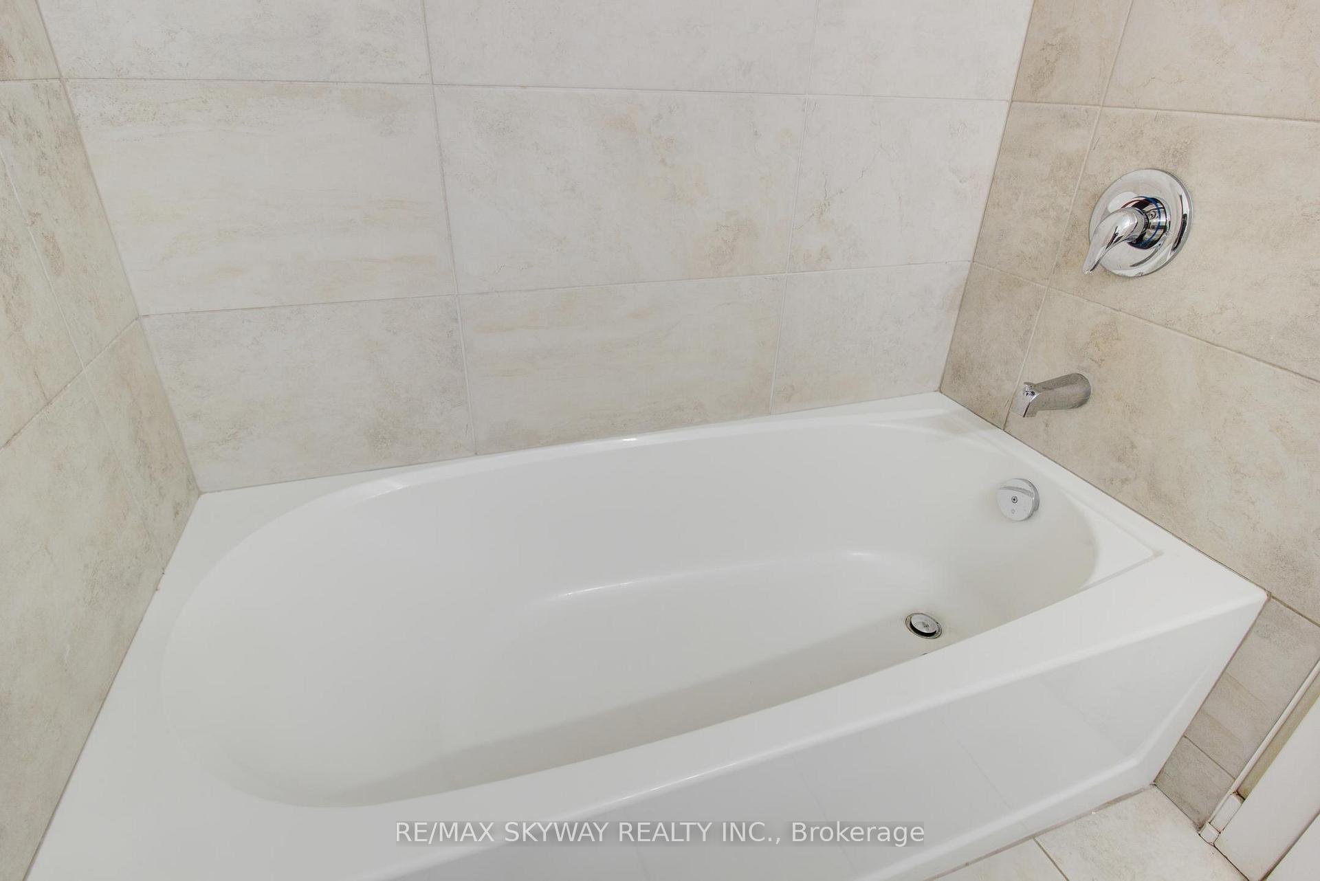 Photo 32 of Unit 80, 590 North Service Road, Hamilton, Lakeshore — HOMEH