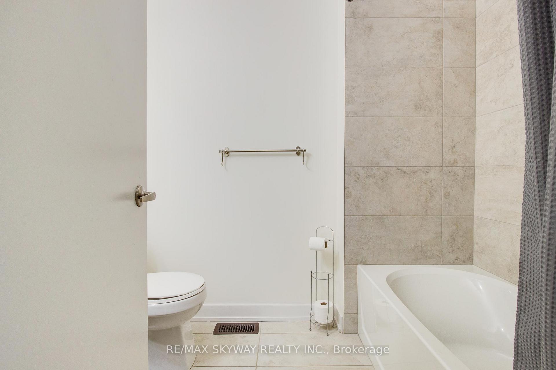 Photo 29 of Unit 80, 590 North Service Road, Hamilton, Lakeshore — HOMEH
