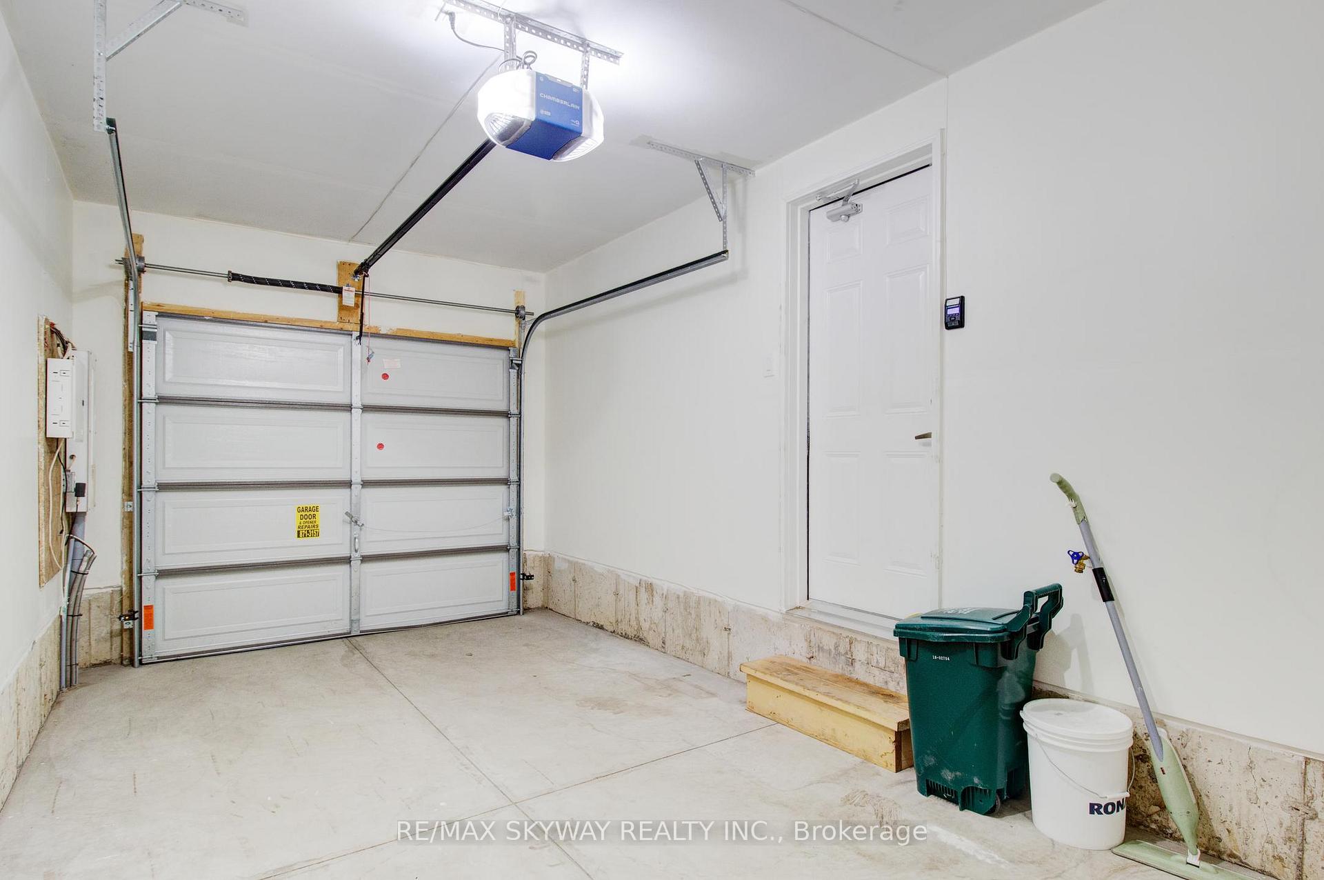 Photo 36 of Unit 80, 590 North Service Road, Hamilton, Lakeshore — HOMEH