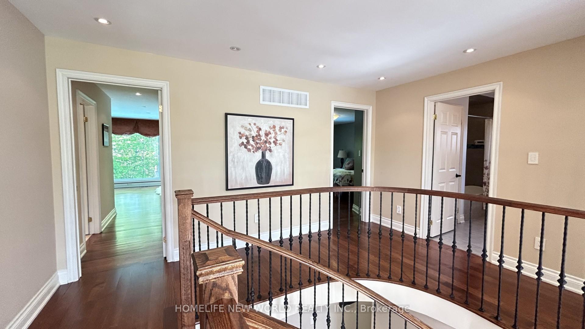 Photo 2 of 43 Lunau Lane, Markham, Aileen-Willowbrook — HOMEH