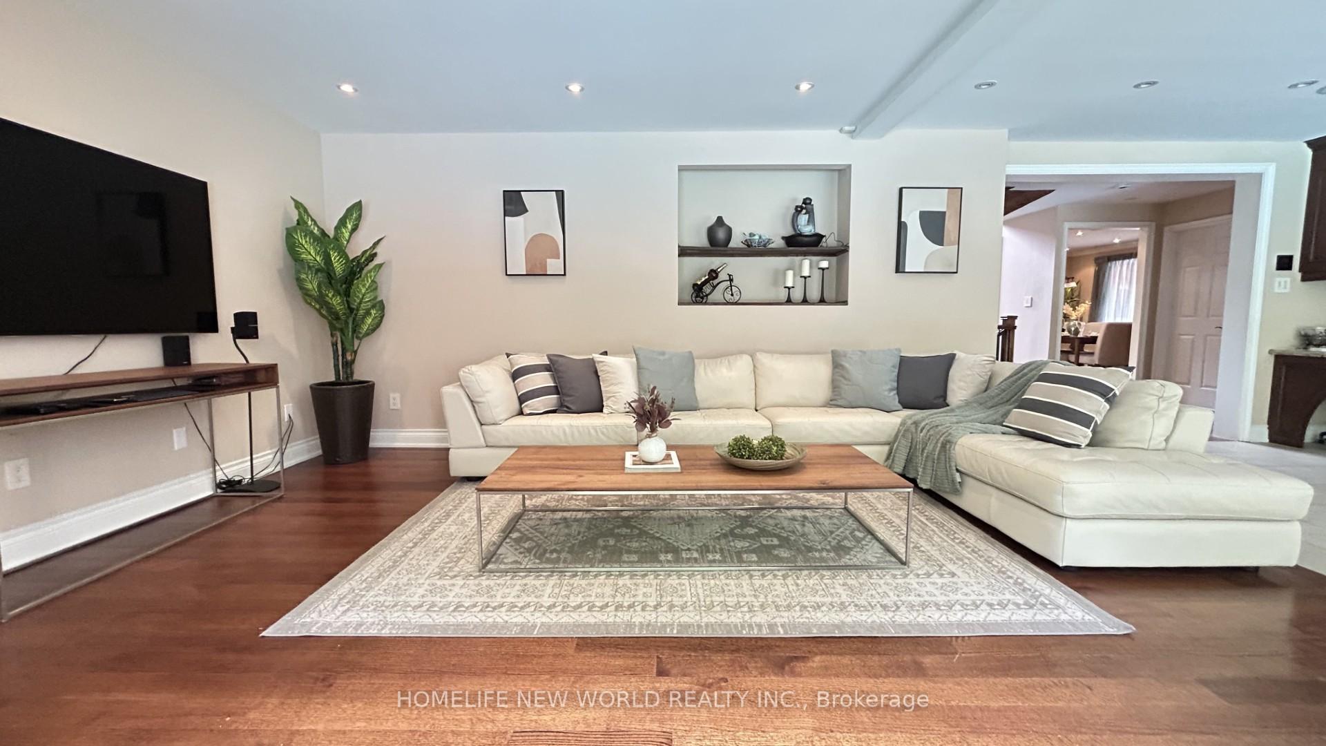 Photo 10 of 43 Lunau Lane, Markham, Aileen-Willowbrook — HOMEH